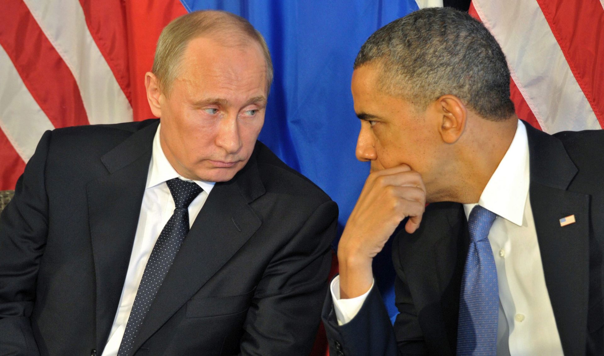 epa05691197 (FILE) - A file picture dated 18 June 2012 shows US President Barack Obama (R) talking with Russian President Vladimir Putin (L) during their meeting at Esperansa hotel prior G20 summit in Los Cabos, Mexico. The USA on 29 December 2016 have ordered Russian diplomats to leave the country within 72 hours, a sanction that is aimed to punish an alleged cyberhack into the 2016 US presidential elections.  EPA/ALEXEI NIKOLSKY/RIA NOVOSTI/KREM