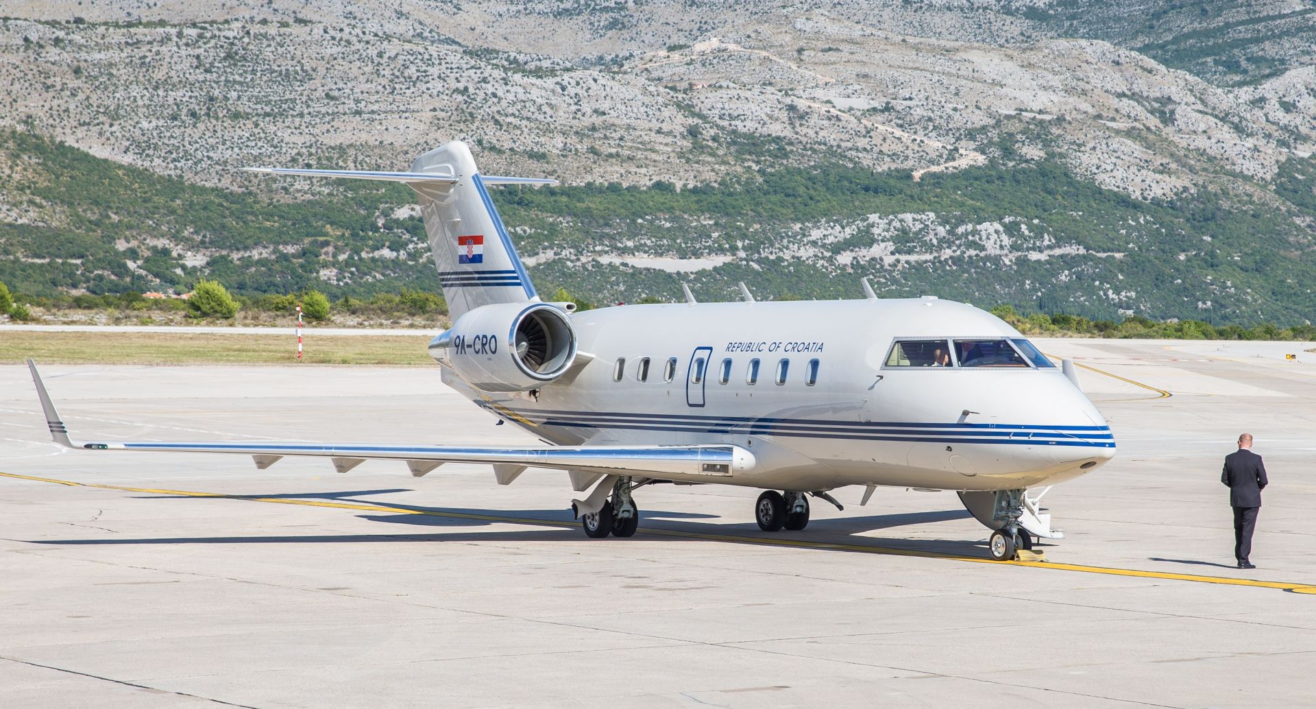 02.10.2015., Cilipi, Konavle - Zracna luka Dubrovnik medju prvima je u cijeloj Europskoj uniji dobila novac iz tzv. Junckerova plana poticanja ulaganja - Europskog fonda za strateske investicije (EFSI) za projekt obnove i nadogradnje aerodroma. Projekt nadogradnje ukupno je vrijedan 250 milijuna eura, od cega ce 32.5 milijuna biti odobreno od EFSI-ja, oko 145 milijuna ce se povuci iz europskih fondova, a oko 75 milijuna eura bi se namaknulo iz sredstava zracne luke. Photo: Grgo Jelavic/PIXSELL