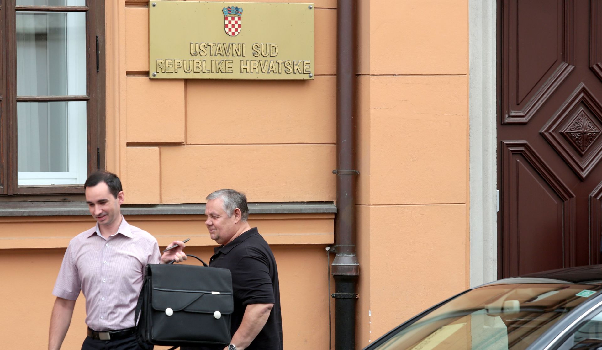06.06.2016., Zagreb - Suci Ustavnog suda skupa napustaju sud na dan kada vecini njih prestaje mandat. U petak je Sabor nakon dugog pregovaranja dvaju najjacih stranaka izabrao 10 novih sudaca i time izbjegao ustavnu krizu. Mato Arlovic.
Photo: Patrik Macek/PIXSELL