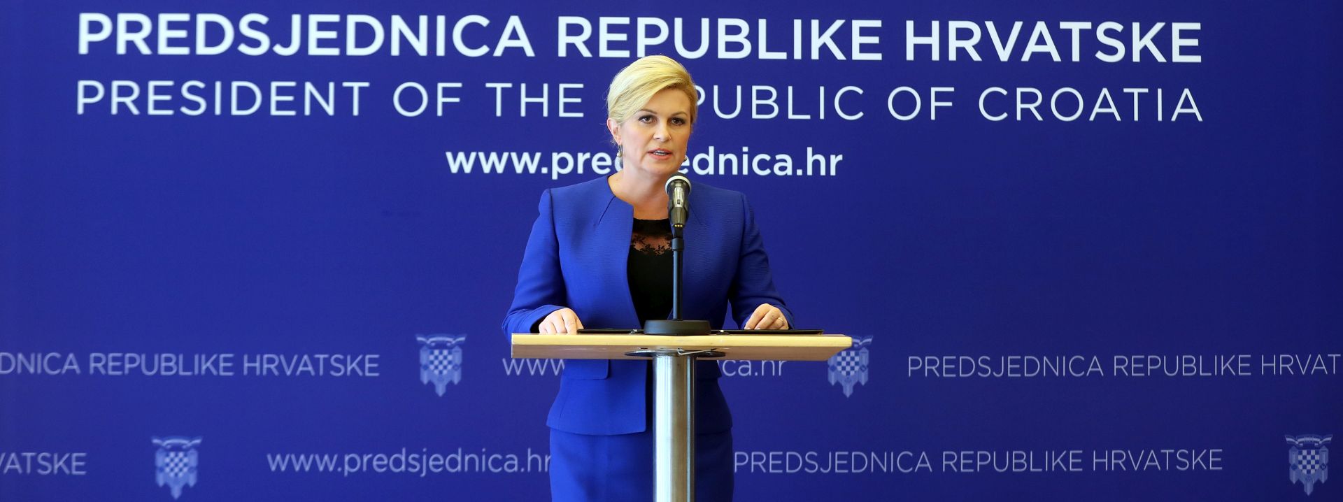 Zagreb, 28.09.2016 - Predsjednica Republike Hrvatske Kolinda Grabar - Kitaroviæ obratila se javnosti nakon konzultacija s èelnicima parlamentarnih stranaka izabranih u Hrvatski sabor.
foto HINA/ Damir SENÈAR /ds