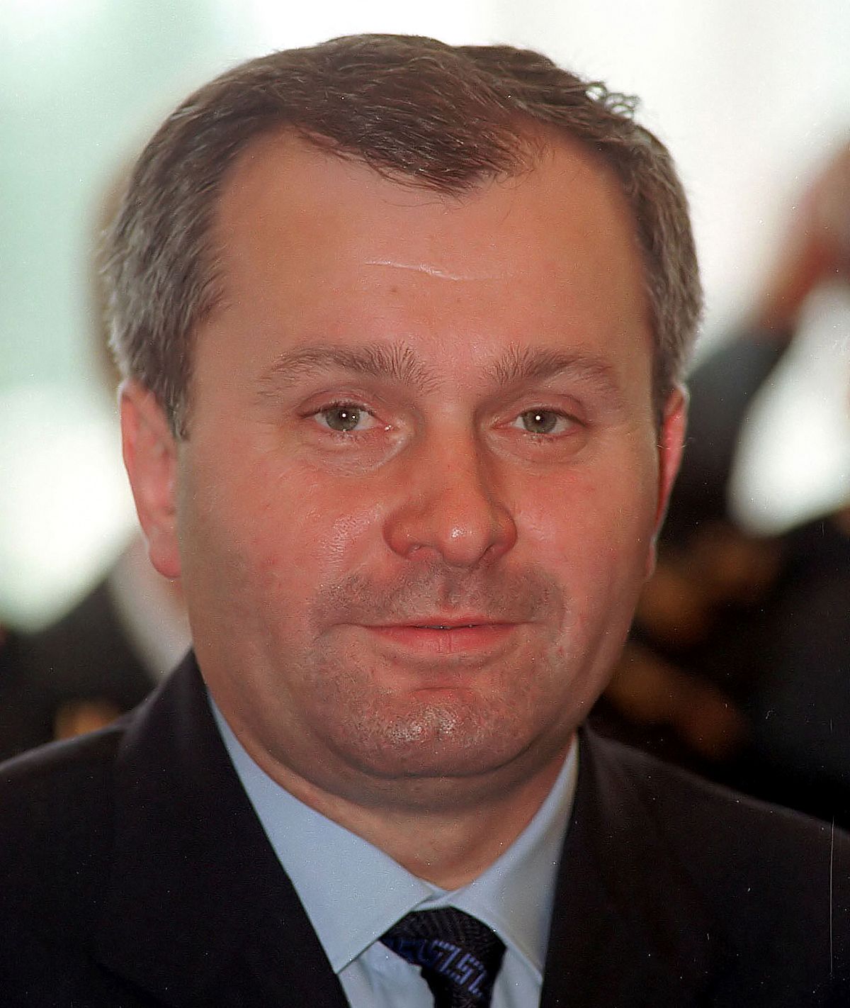 Zagreb, 02.04.2014 - Zagrebaèki upanijski sud danas je potvrdio optunicu za ratno profiterstvo protiv biveg predsjednika HDZ-a BiH Ante Jelaviæa kojega Uskok tereti da je 1996. kao pomoænik ministra obrane Hrvatske Republike Herceg-Bosne donio odluku da se novcem hrvatskog Ministarstva obrane kupi stan u Splitu Ivici Rajiæu, nekadanjem zapovjedniku Druge operativne grupe HVO-a. Arhivska fotografija od 26.08.1998. godine prikazuje Antu Jelaviæa.
foto FaH/ Damir SENÈAR /ds