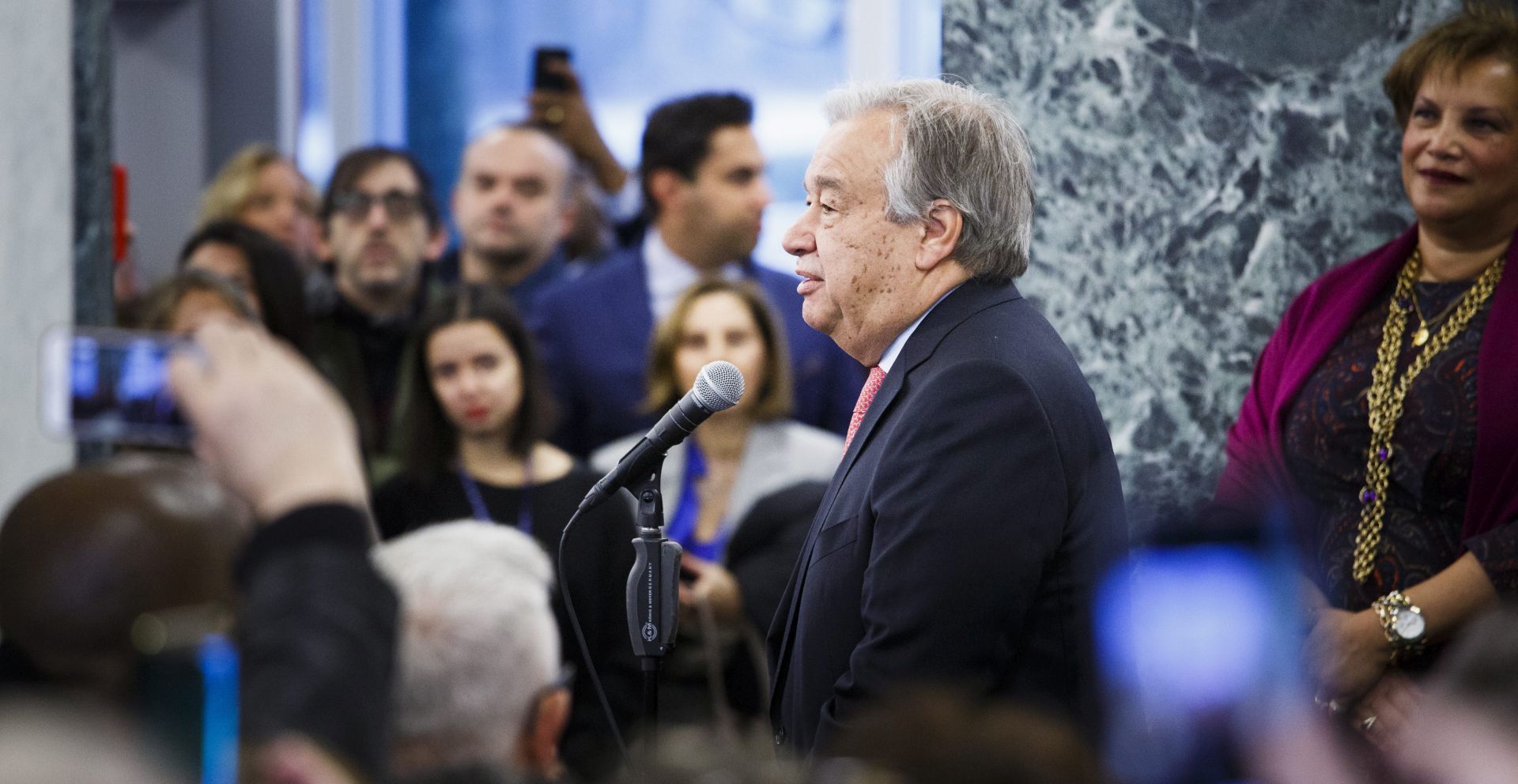 epa05696409 Incoming United Nations Secretary-General Antonio Guterres (C) addresses staff members as he arrives for his first day at United Nations headquarters in New York, New York, USA, 03 January 2017.  EPA/JUSTIN LANE