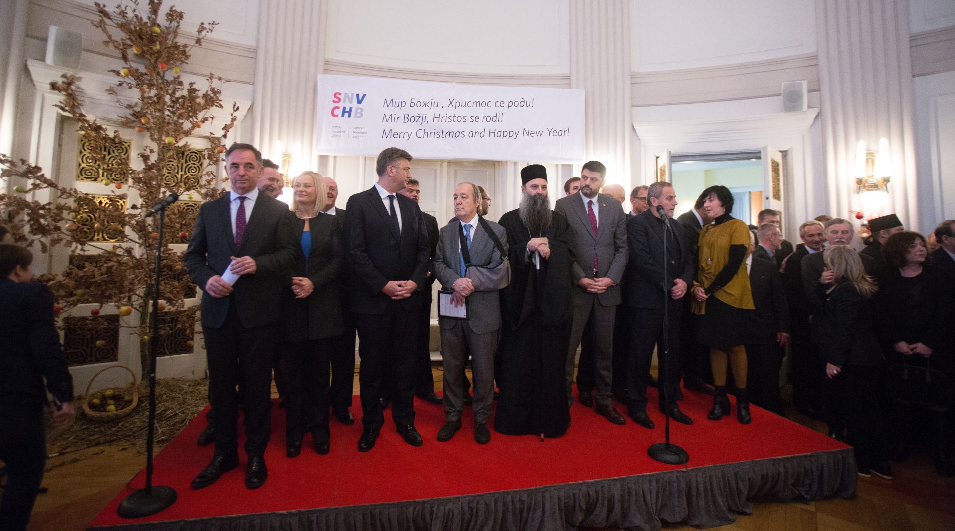 Zagreb, 05.01.2017 - Prijem Srpskog narodnog vijeća (SNV) u povodu proslave pravoslavnog Božića. Na fotografiji Milorad Pupovac, Andrej Plenković, mitropolit zagrebačko-ljubljanski Porfirije.  foto HINA/ Daniel KASAP / dk