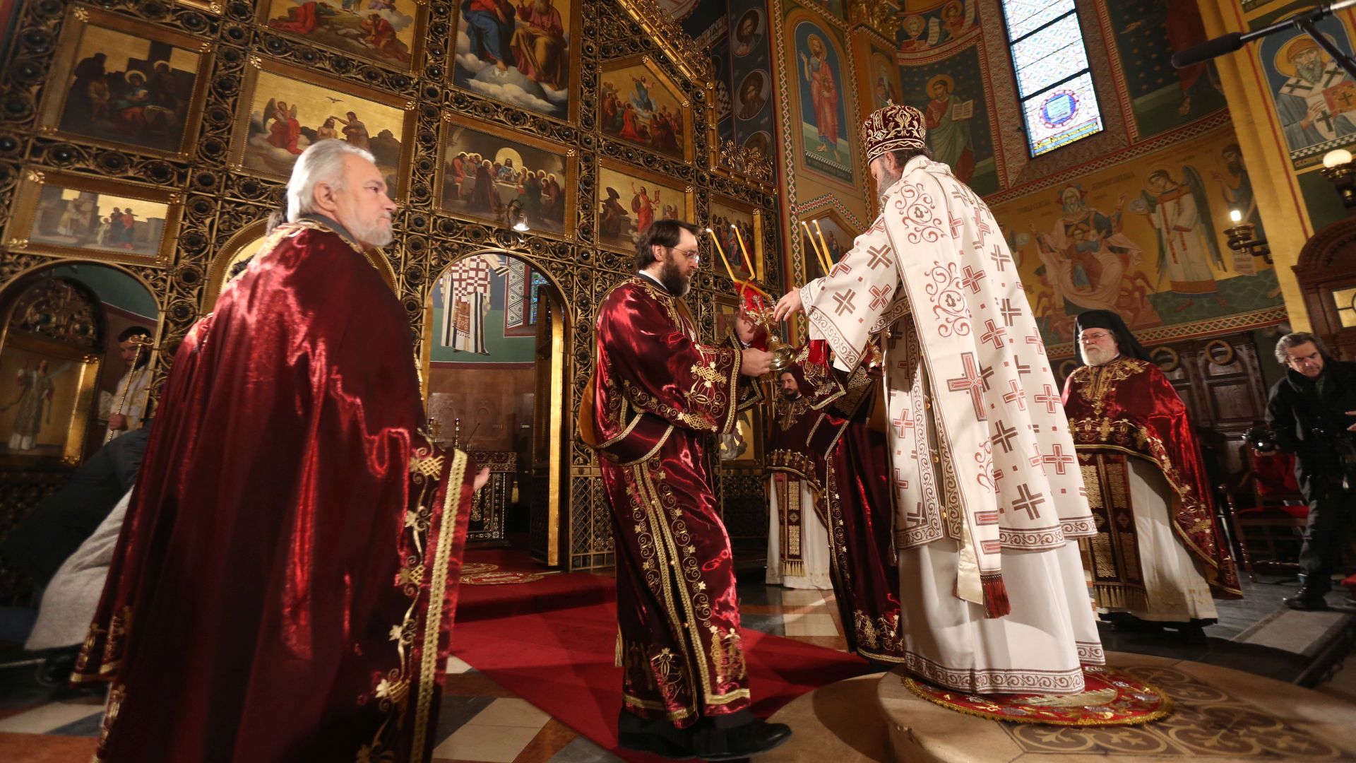 Zagreb, 07.01.2017 - Boiænu arhijerejsku liturgiju u hramu Preobraenja Gospodnjeg u Zagrebu predvodio je metropolit zagrebaèko-ljubljanski Porfirije.  foto HINA/ Daniel KASAP / dk