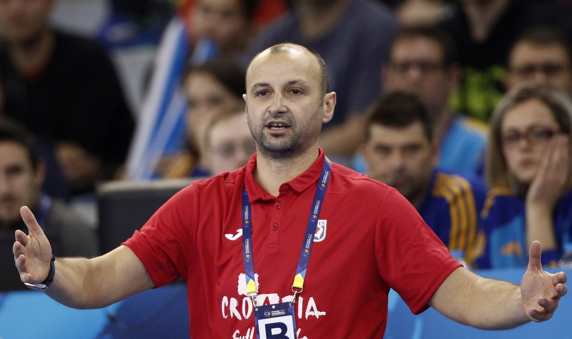 epa05735864 Croatia's head coach Zeljko Babic reacts during the preliminary round match between Germany and Croatia at the IHF Men's Handball World Championship, in Rouen, France, 20 January 2017.  EPA/YOAN VALAT