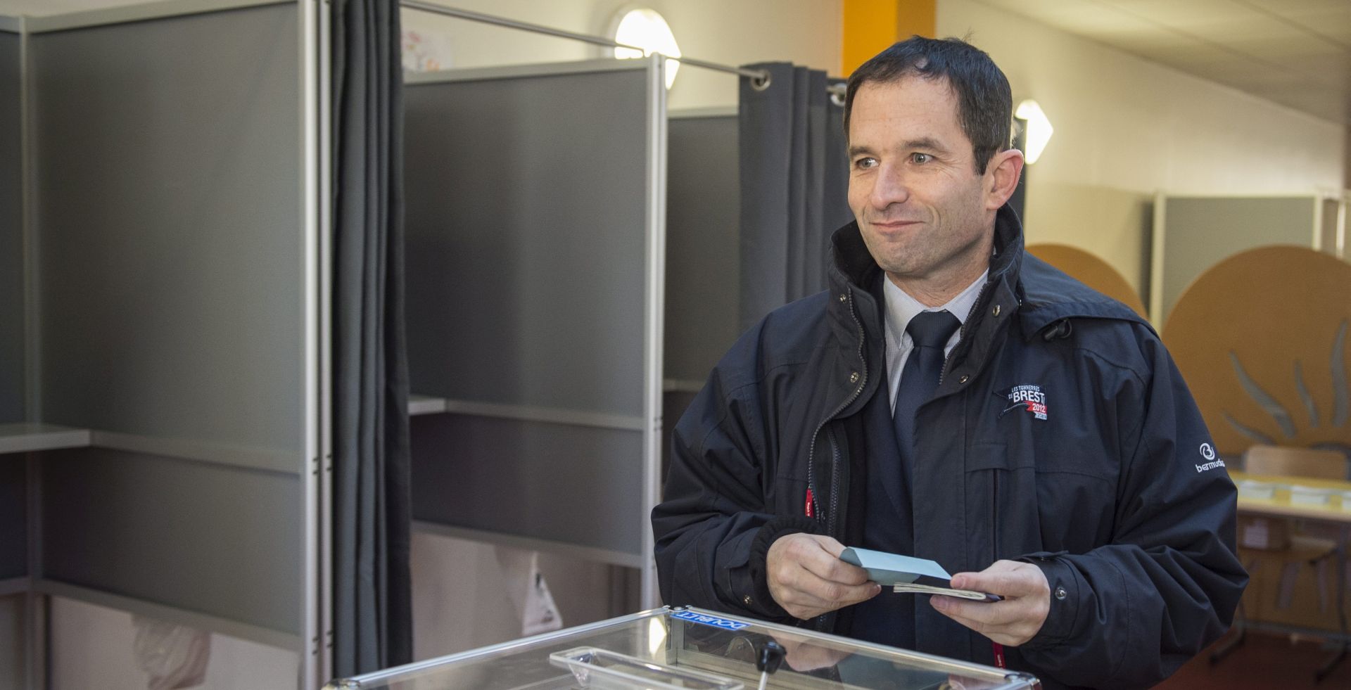 epa05741182 Former French Education minister Benoit Hamon is about to cast his ballot during the first round voting of the French left wing primaries, in Paris, France, 22 January 2016. The second round will be held on 29 January 2017. Seven candidates for France's left-wing parties compete to win the nomination for the 2017 presidential election. The primaries, organized by the Socialist party, are held on 22 and 29 January 2017.  EPA/JEREMY LEMPIN