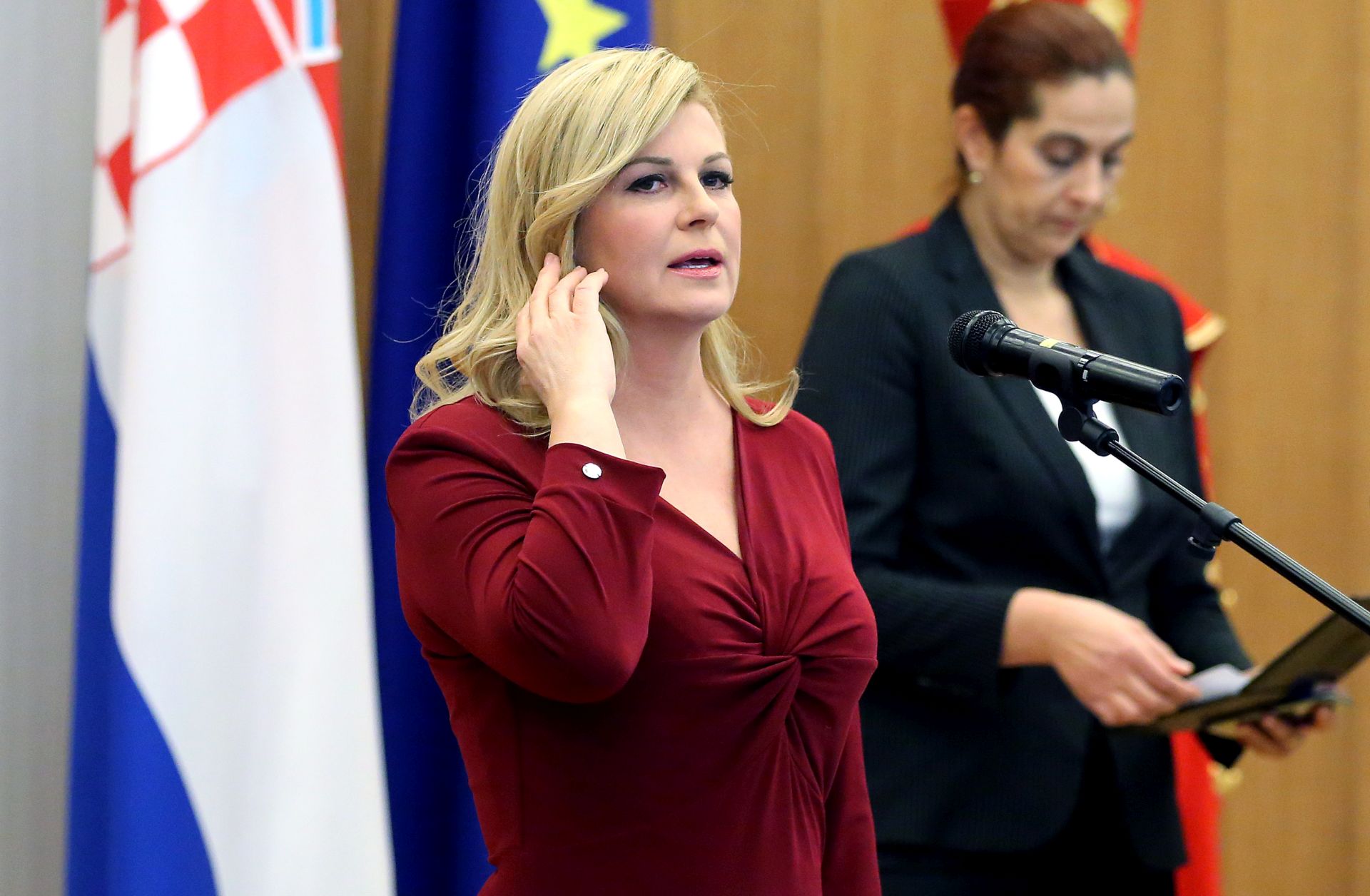 Zagreb, 21.12.2016. - Hrvatska predsjednica i vrhovna zapovjednica Oruanih snaga RH Kolinda Grabar-Kitaroviæ odrala je sveèani prijem u prigodi umirovljenja generala i brigadira Oruanih snaga RH. Na fotografiji Kolinda Grabar-Kitaroviæ. foto HINA/ Lana SLIVAR DOMINIÆ/ lsd