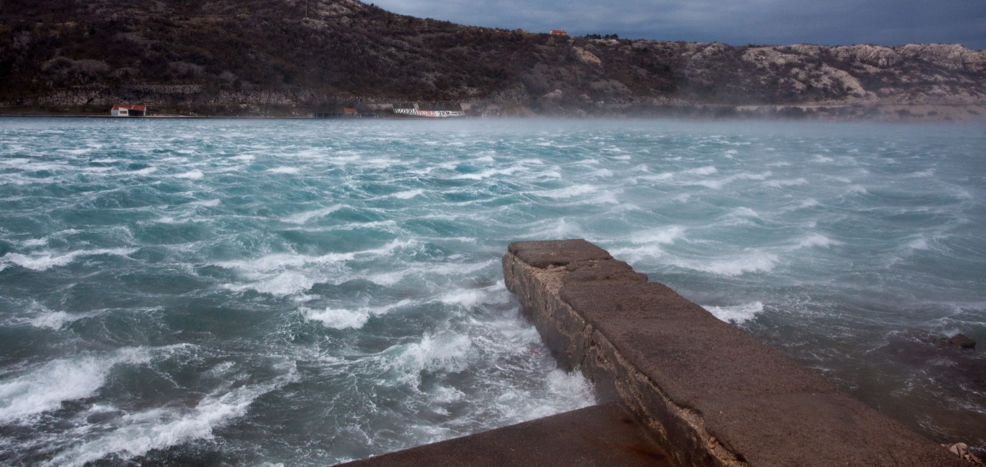05.02.2015., Bakar - Nakon kise i snijeg na sirem rijeckom podruciju pocela je puhati jaka bura, u Bakarskom zaljevu vjetar je na mahove i orkanski.
Photo: Nel Pavletic/PIXSELL