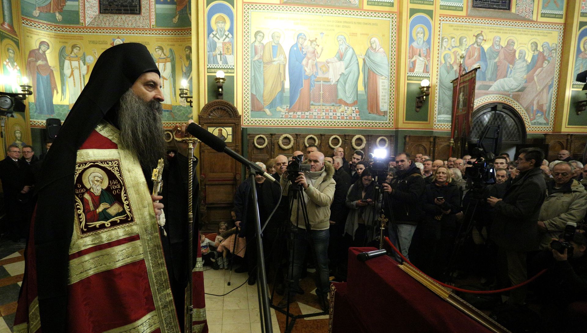 06.01.2017.,Zagreb - Na pravoslavni Badnjak u hramu Preobrazenja Gospodnjeg odrzano je vecernje bogosluzje s posvecenjem Badnjaka. Mitropolit Porfirije Peric.
Photo: Anto Magzan/PIXSELL