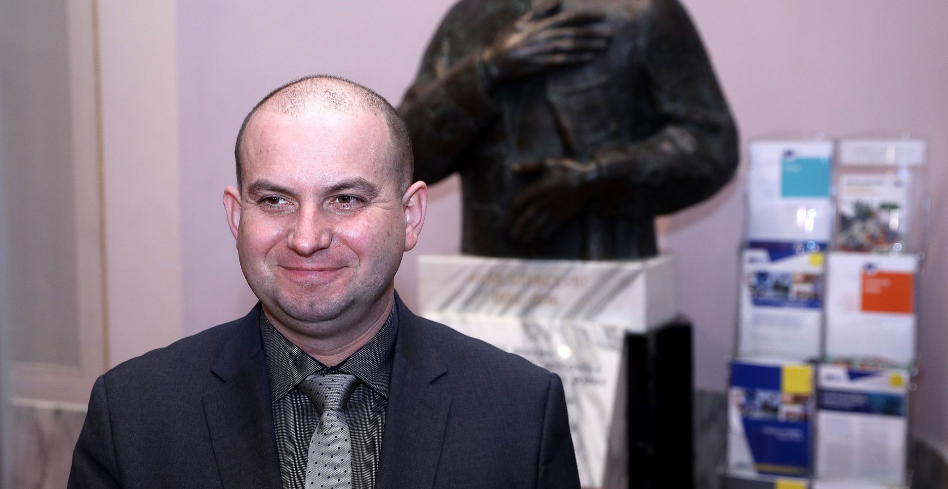 09.01.2017., Zagreb - Saborski zastupnik MOST-a Miroslav Simic dao izjavu za medije. 
Photo: Patrik Macek/PIXSELL