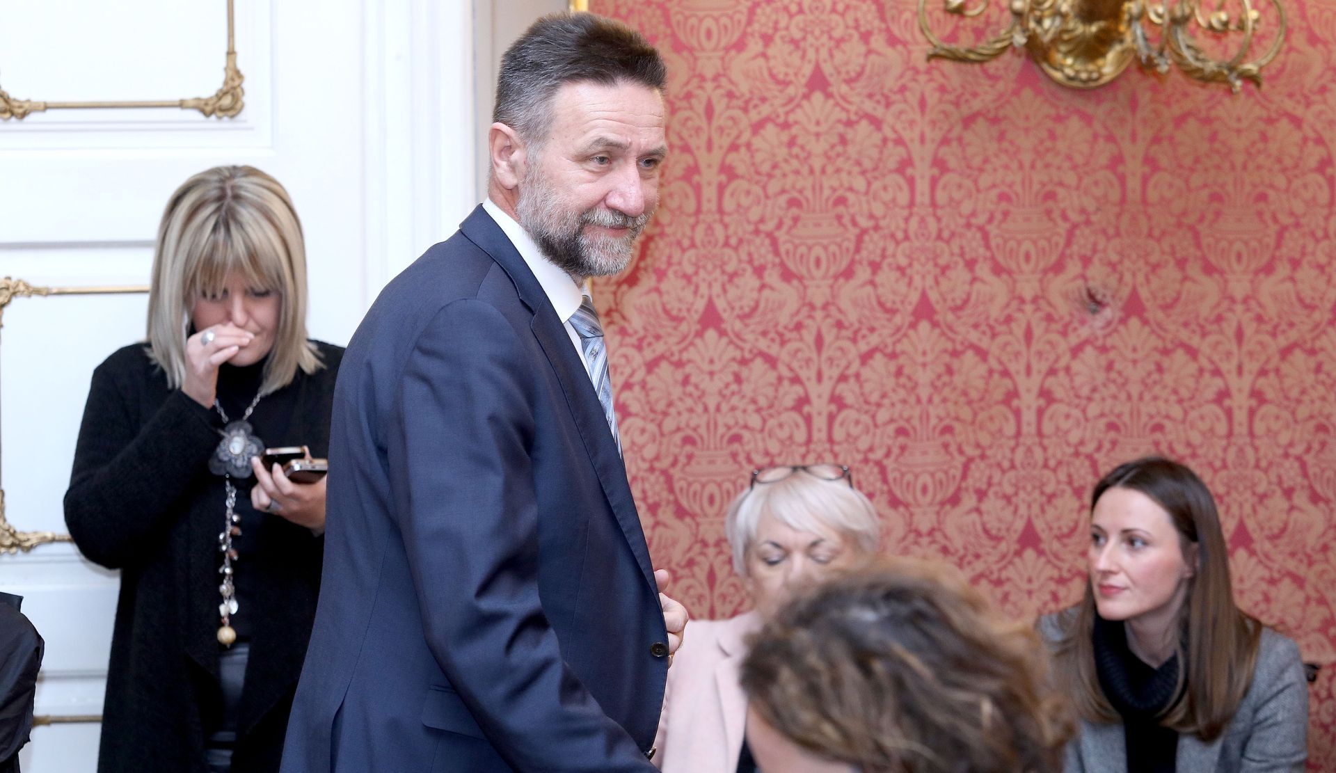 12.01.2017., Zagreb - Vlada RH je na svojoj 16. sjednici, uz ostalo, raspravljala o izmjenama Zakona o autorskim pravima.  Pavo Barisic. 
Photo: Patrik Macek/PIXSELL