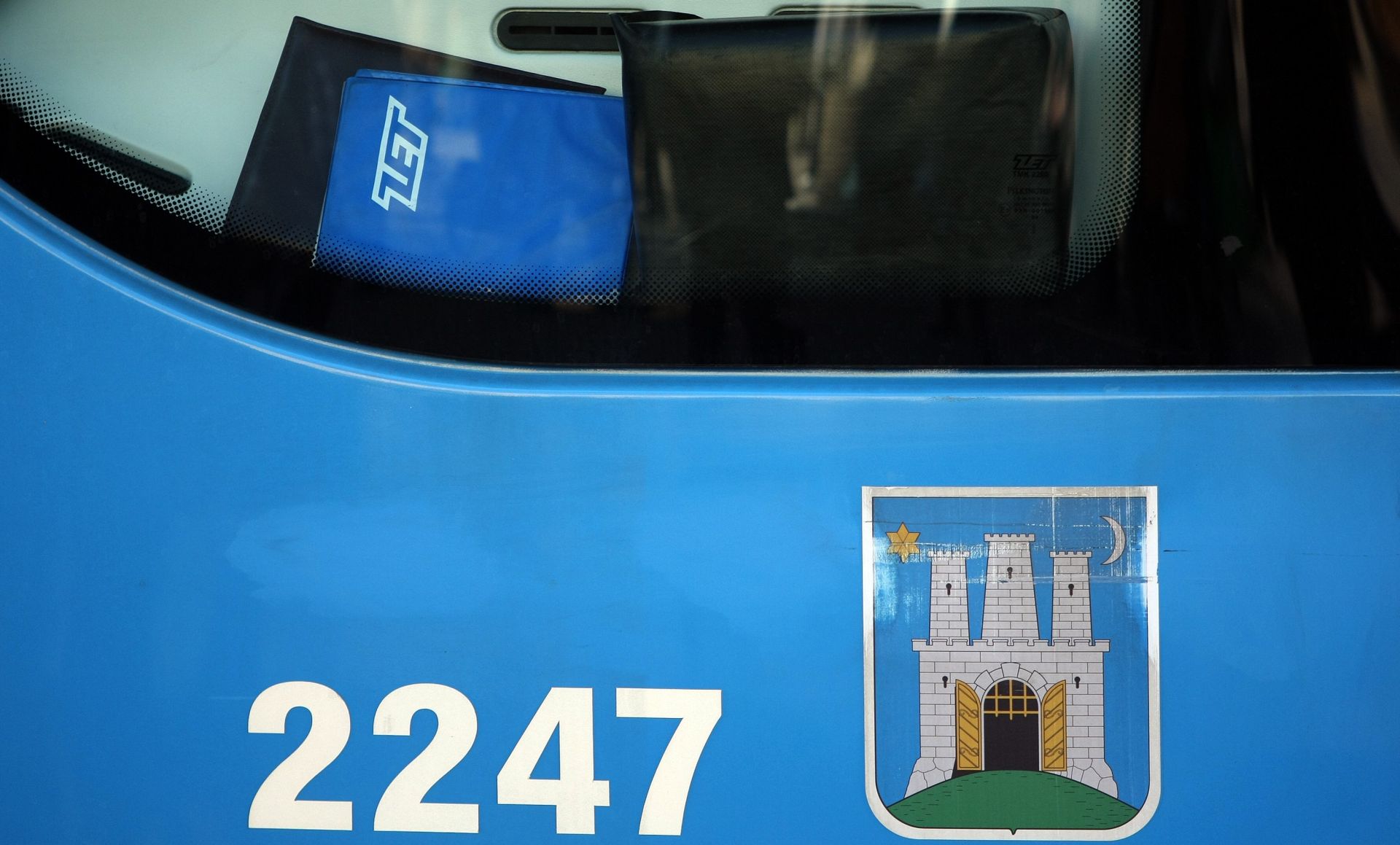 27.01.2012., Zagreb - Na jucerasnjoj sjednici gradskog poglavarstva uprava Grada Zagreba i Zagrebacki holding nisu nasli zajednicki jezik u vezi poskupljenja usluga ZET-a. U Holdingu tvrde da bez odobrenja gradonacelnika Milana Bandica nema novog cjenika te se jos uvijek nezna hoce li se ukinuti placanje SMS-om. 
Photo: Sanjin Strukic/PIXSELL