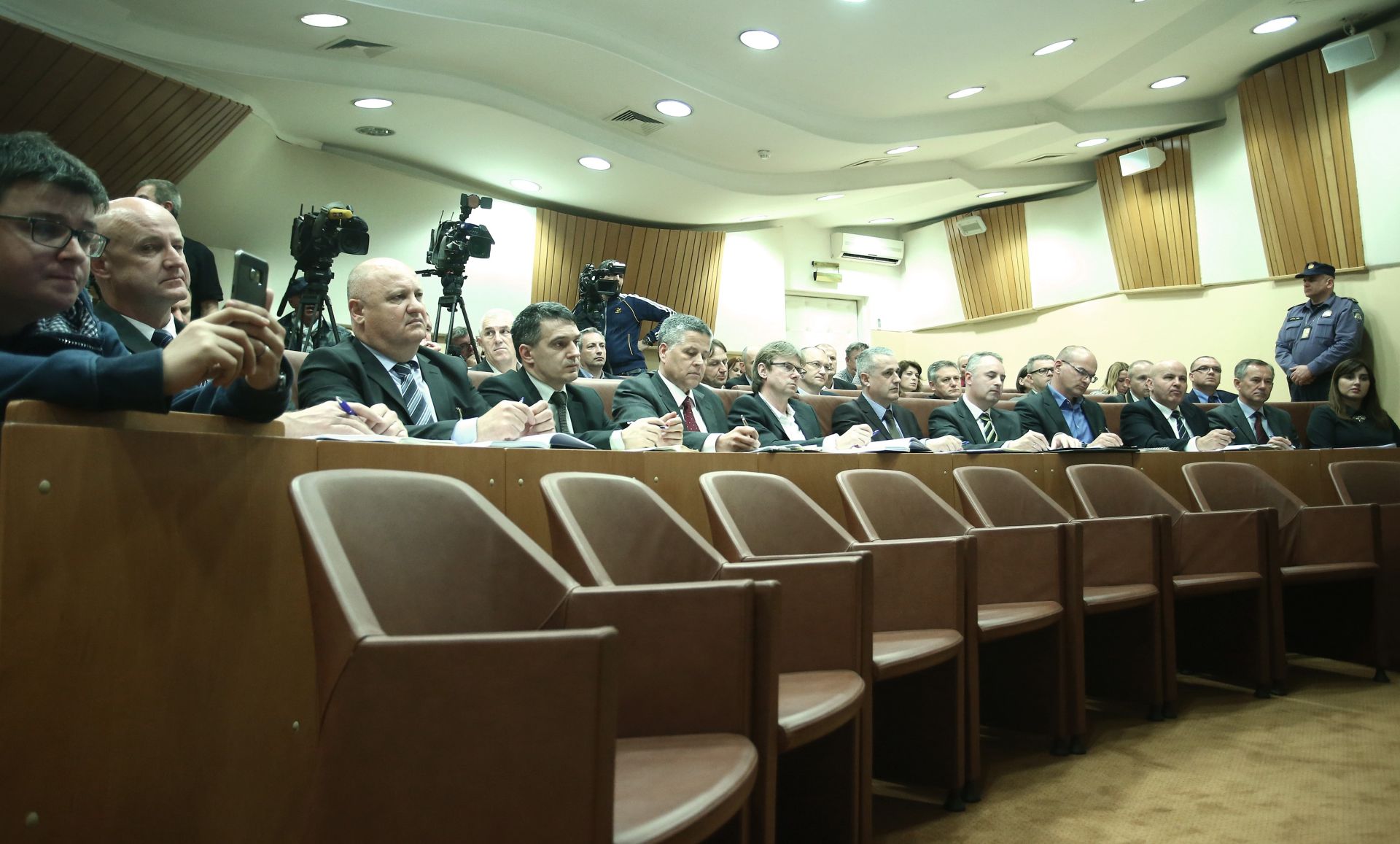 14.04.2016., Zagreb - U Ravnateljstvu policije ministar unutarnjih poslova Vlaho Orepic odrzao je sastanak s clanovima Radne skupine koja sudjeluje u pripremama provodjenja projekta reorganizacije Ministarstva unutarnjih poslova. 
Photo: Sanjin Strukic/PIXSELL