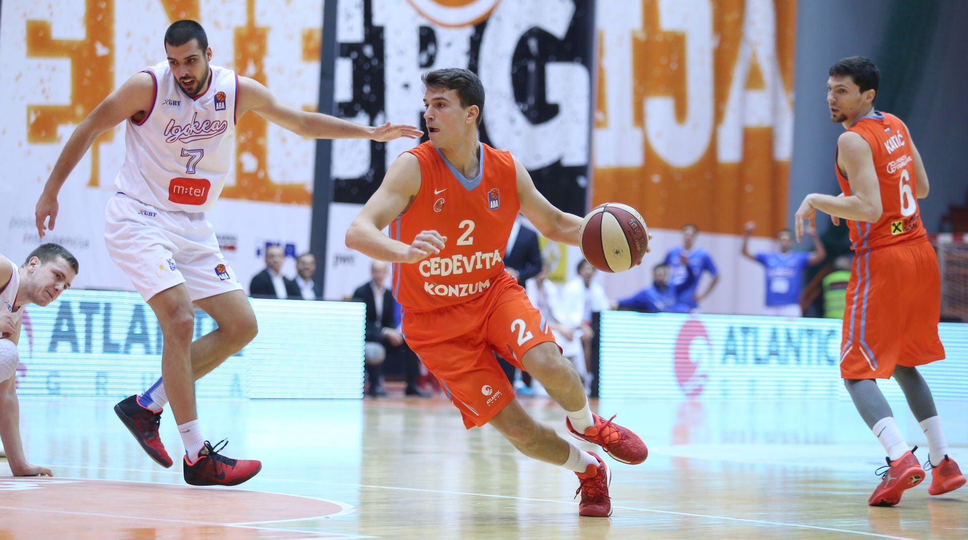 28.01.2017., Zagreb - Dom sportova - Utakmica 20. kola Aba lige izmedju Cedevite i Igokea.Filip Kruslin,Danilo Sibalic.
Photo: Igor Soban/PIXSELL