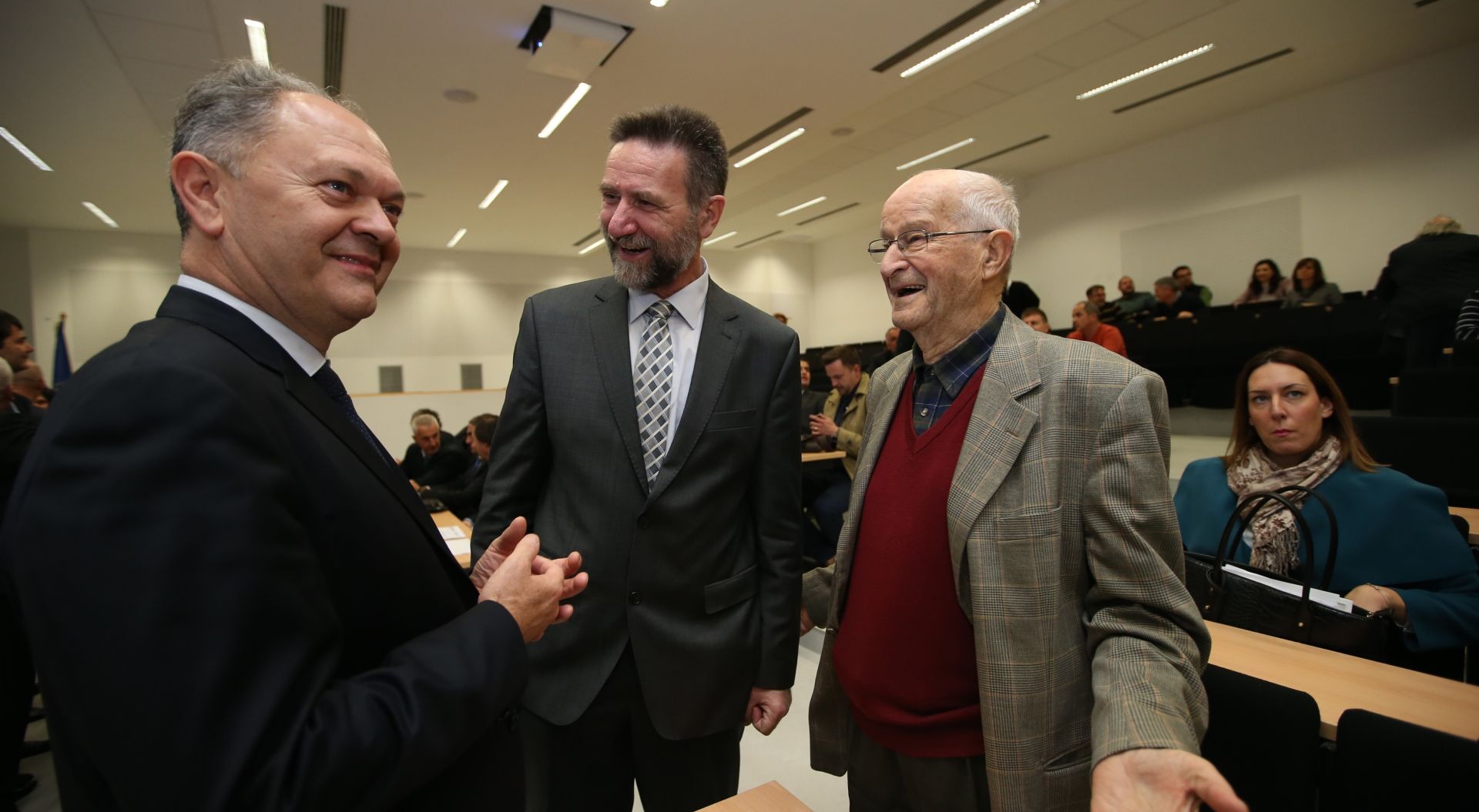 29.11.2016., Split - Konferencija Nova infrastruktura za suradnju Sveucilista u Splitu i gospodarstva u 21. stoljecu. Pavo Barisic, ministar znanosti, obrazovanja i sporta i rektor Simun Andjelovic. Photo: Ivo Cagalj/PIXSELL