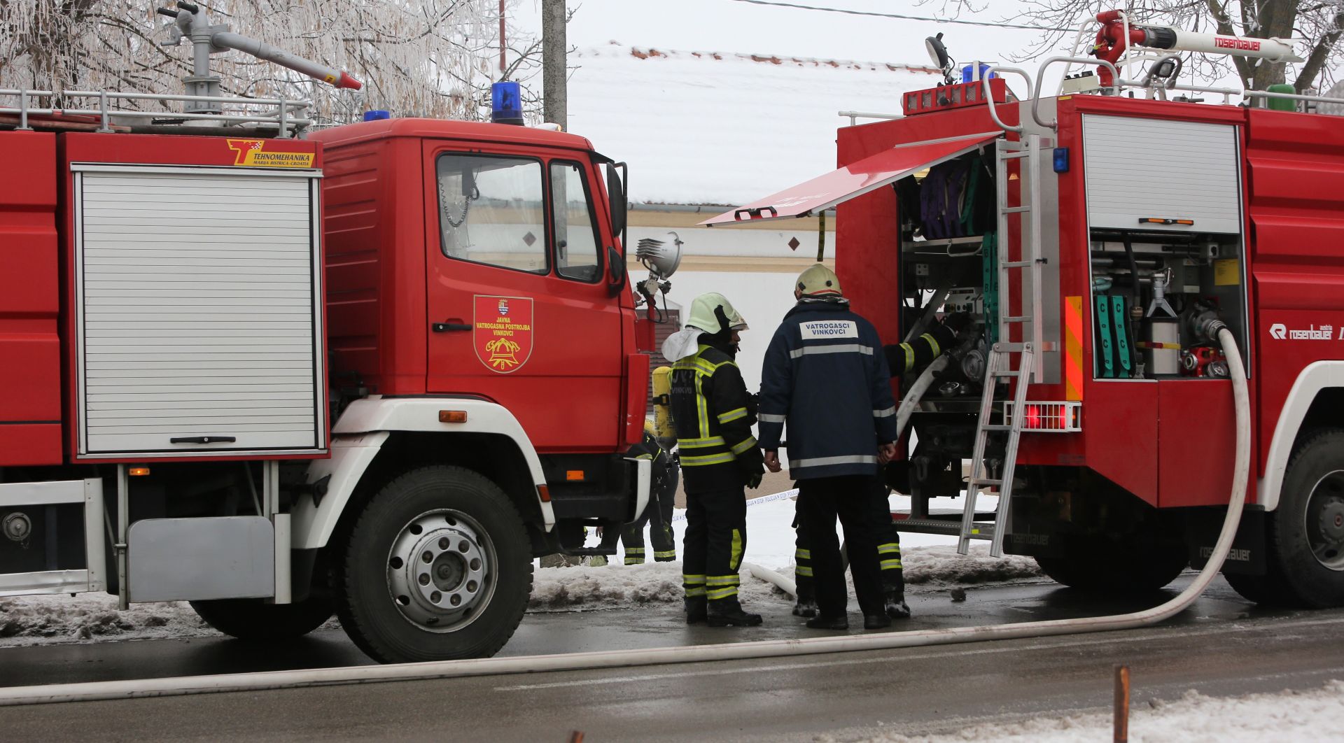 30.01.2017., Vinkovci - U pozaru u obiteljskoj kuci u Ulici Hrvoja Vucica Hrvatinica zivot su izgubile tri osobe. 
Photo: Marko Mrkonjic/PIXSELL
