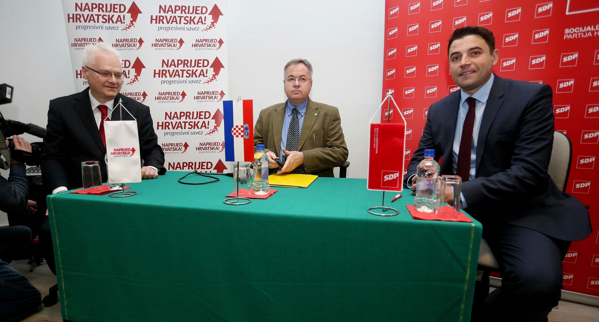 30.01.2017., Zagreb - Tribina Hrvatska danas i sutra: pogled s lijeve strane. Govornici su Ivo Josipovic, predsjednik stranke Naprijed Hrvatska - Progresivni savez i Davor Bernardic, predsjednik SDP-a. 
Photo: Dalibor Urukalovic/PIXSELL