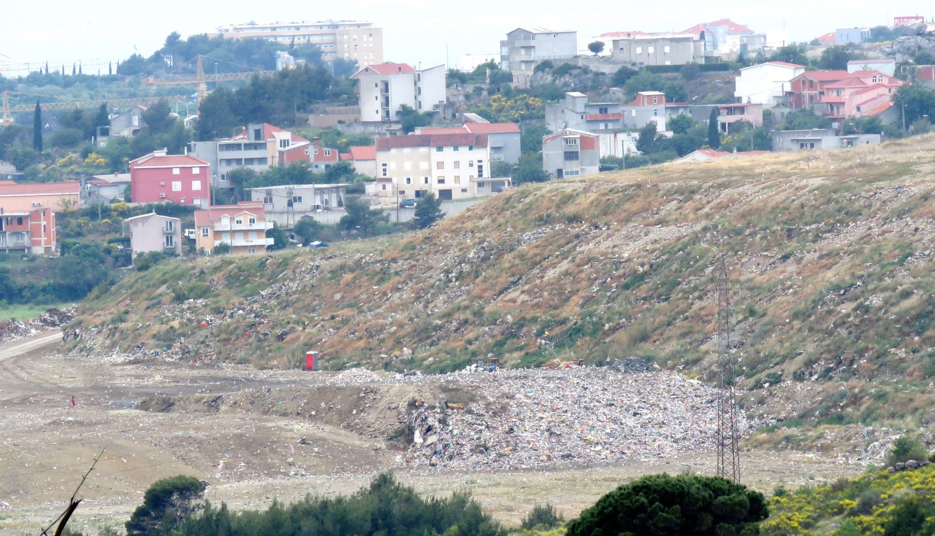 21.05.2015., Split - Gradsko odlagaliste smeca Karepovac. 
Photo: Ivo Cagalj/PIXSELL