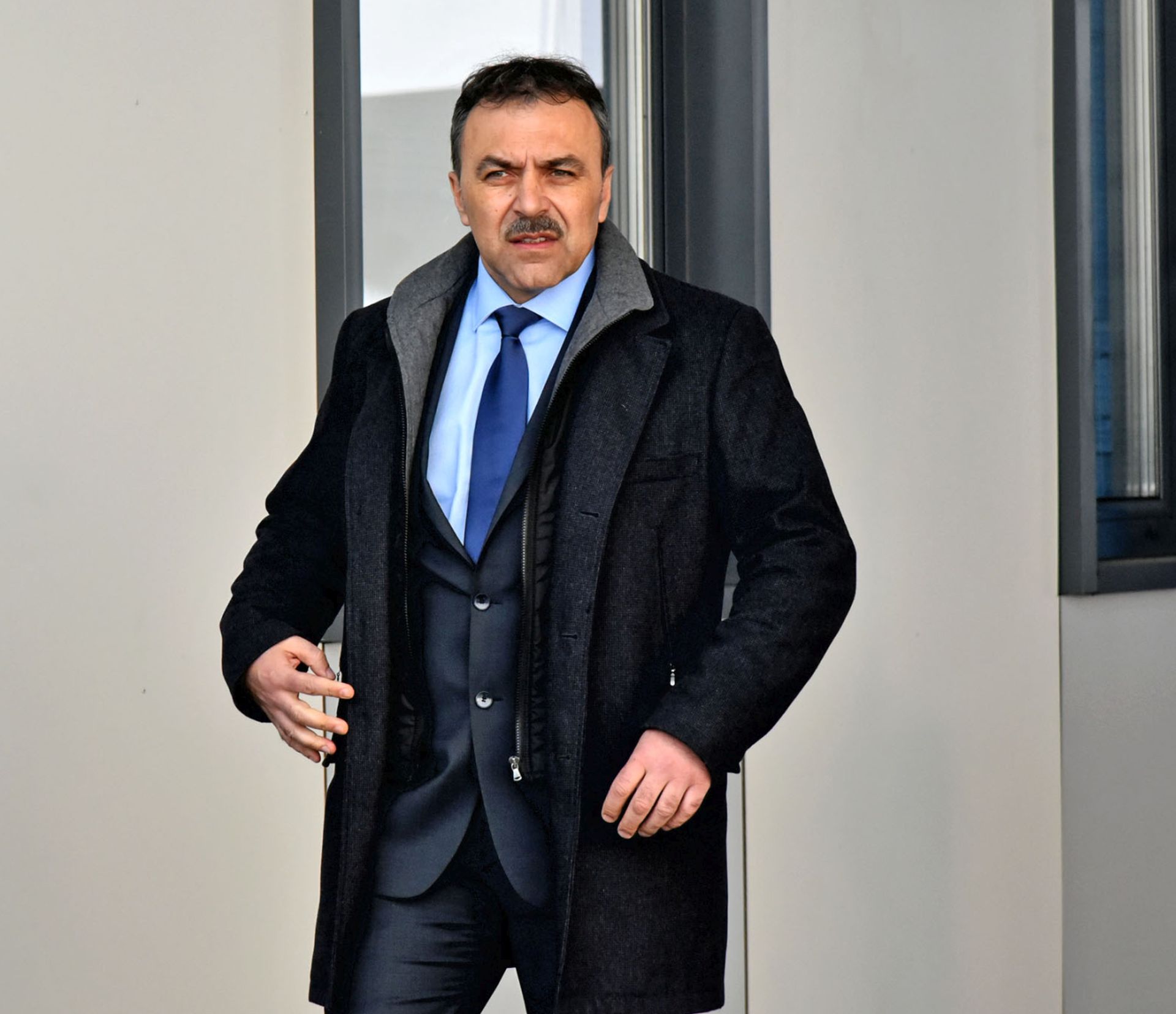 Tovarnik, 19.01.2017 - Ministri unutarnjih poslova Hrvatske i Srbije dogovorili su se o radnom sastanku glavnih ravnatelja policije koji æe iscrpno na operativnoj razini razraditi postupke u novim sigurnosnim izazovima, izjavio je u èetvrtak na graniènome prijelazu Tovarniku hrvatski ministar Vlaho Orepiæ nakon povratka sa sastanka sa srbijanskim kolegom Nebojom Stefanoviæem u Beogradu.
foto HINA/ ik