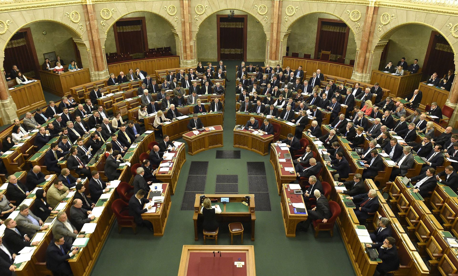 epa05622024 Members of the Hungarian Parliament during the vote on the amendment of the Constitution during the plenary session of the parliament in Budapest, Hungary, 08 November 2016. 131 representatives voted YES and three voted NO, thus the two-third majority was not achieved in order to change the Constitution. The goal of the planned amendment was Hungary's political objective to prevent the mandatory quotas, proposed by the European Commission to share the migrants among the EU countries, in other word to stop the settlement of foreign population.  EPA/TAMAS KOVACS HUNGARY OUT