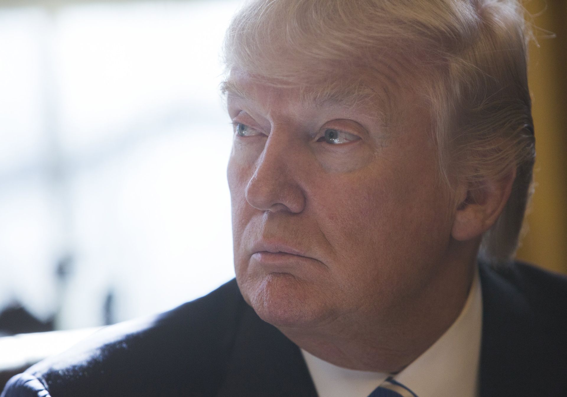 epa05778781 US President Donald J. Trump meets with Intel CEO Brian Krzanich (not pictured) at The White House in Washington, DC, USA, 08 February 2017, where Intel announced an investment of $7 billion to build a factory in Chandler, Ariz. to create advanced semi-conductor chips.  EPA/Chris Kleponis / POOL