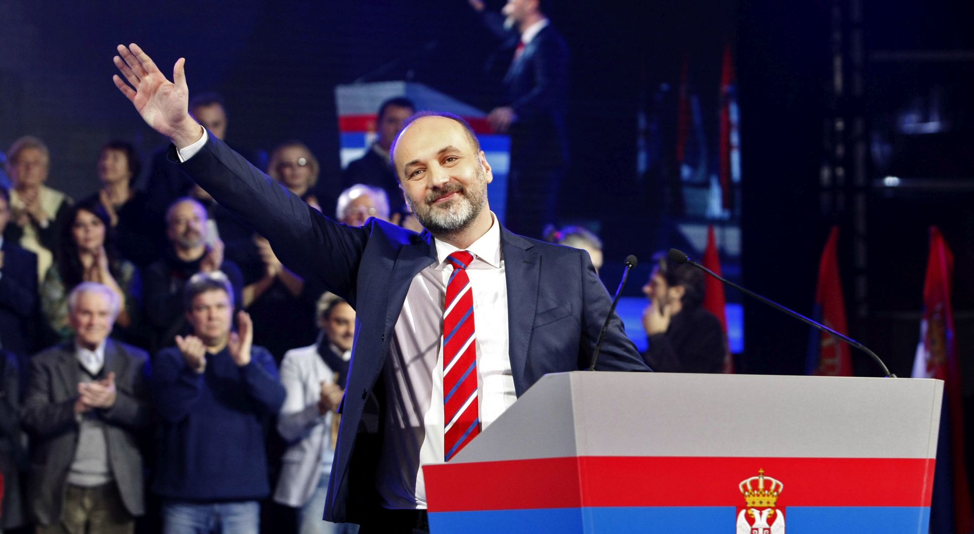 Beograd, 20.02.2017.  Kandidat na predsjednièkim izborima u Srbiji Saa Jankoviæ izjavio je u nedjelju naveèer da Srbija treba biti zemlja pristojnih graðana a ne podanika, na skupu kojim je zapoèeo svoju predizbornu kampanju.
foto HINA / BETA / Emil VAS / ml