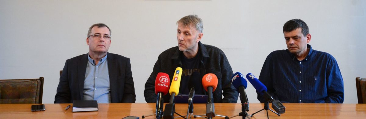 01.02.2017., Zagreb - Odrzana izvanredna konferencija za medije povodom smrtnih slucajeva uzrokovanih gripom u Hrvatskom zavodu za javno zdravstvo. 
Vladimir Drazenovic, Krunoslav Capak, Bernard Kajic. 
Photo: Marko Prpic/PIXSELL
