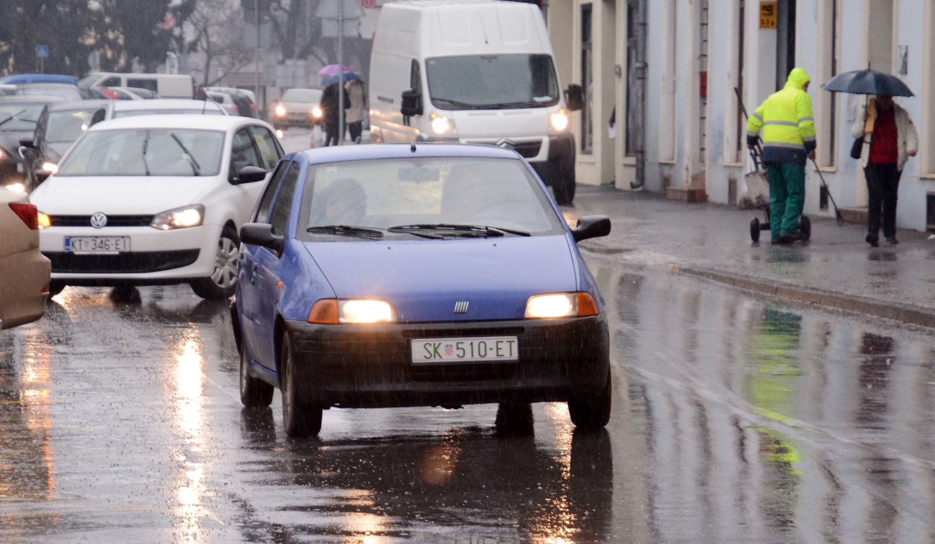 06.02.2017., Sisak - Nakon jutra bez kise oko 11 sati kisa je pocela prati gradske ulice. 
Photo: Nikola Cutuk/PIXSELL