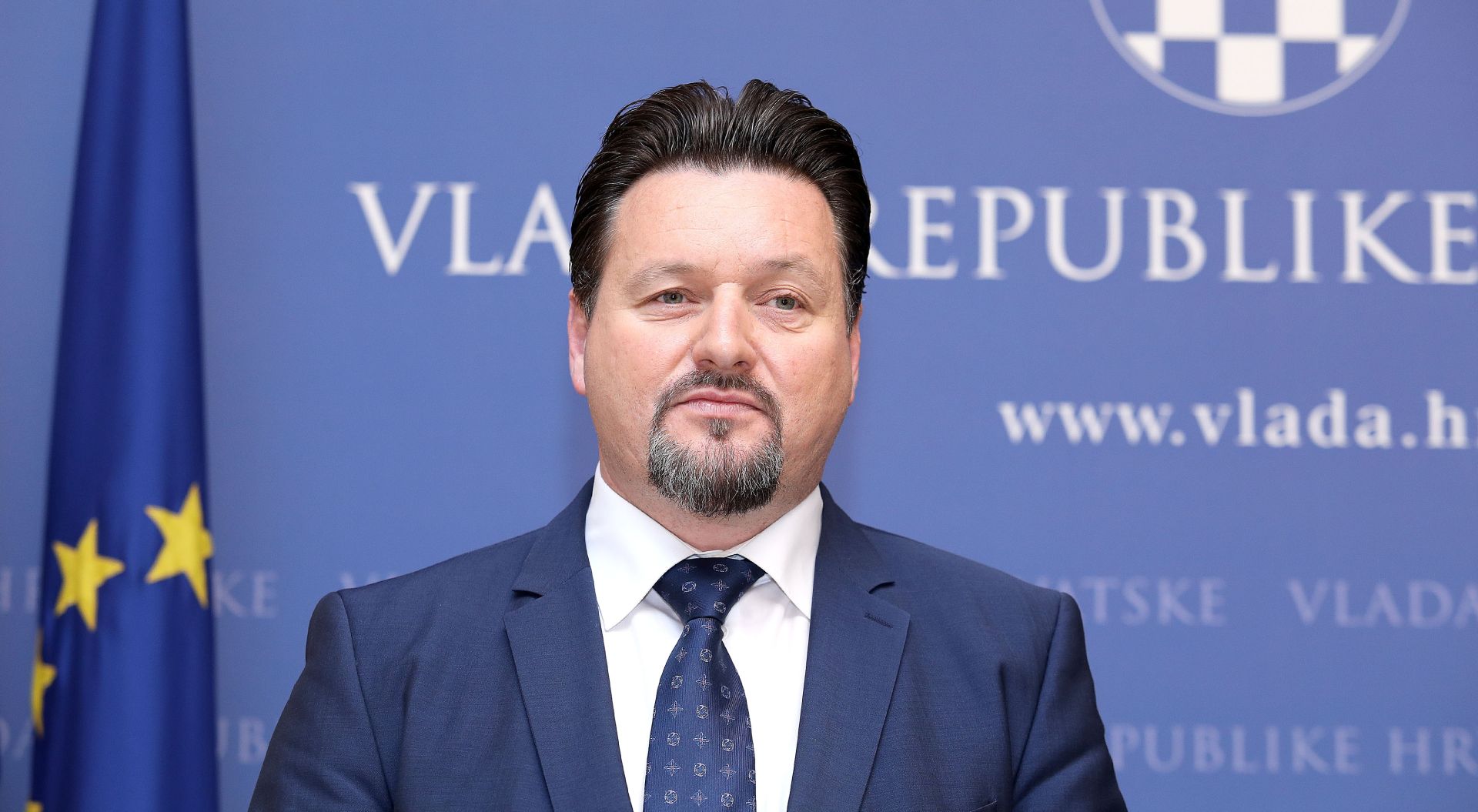 07.02.2017., Zagreb - Na konferenciji za medije o energetskoj obnovi zgrada nenajavljeno se pojavio i premijer iskoristivsi prigodu da se pohvalii uspjesnim projektom. Ministar Lovro Kuscevic.
photo: Patrik Macek/PIXSELL