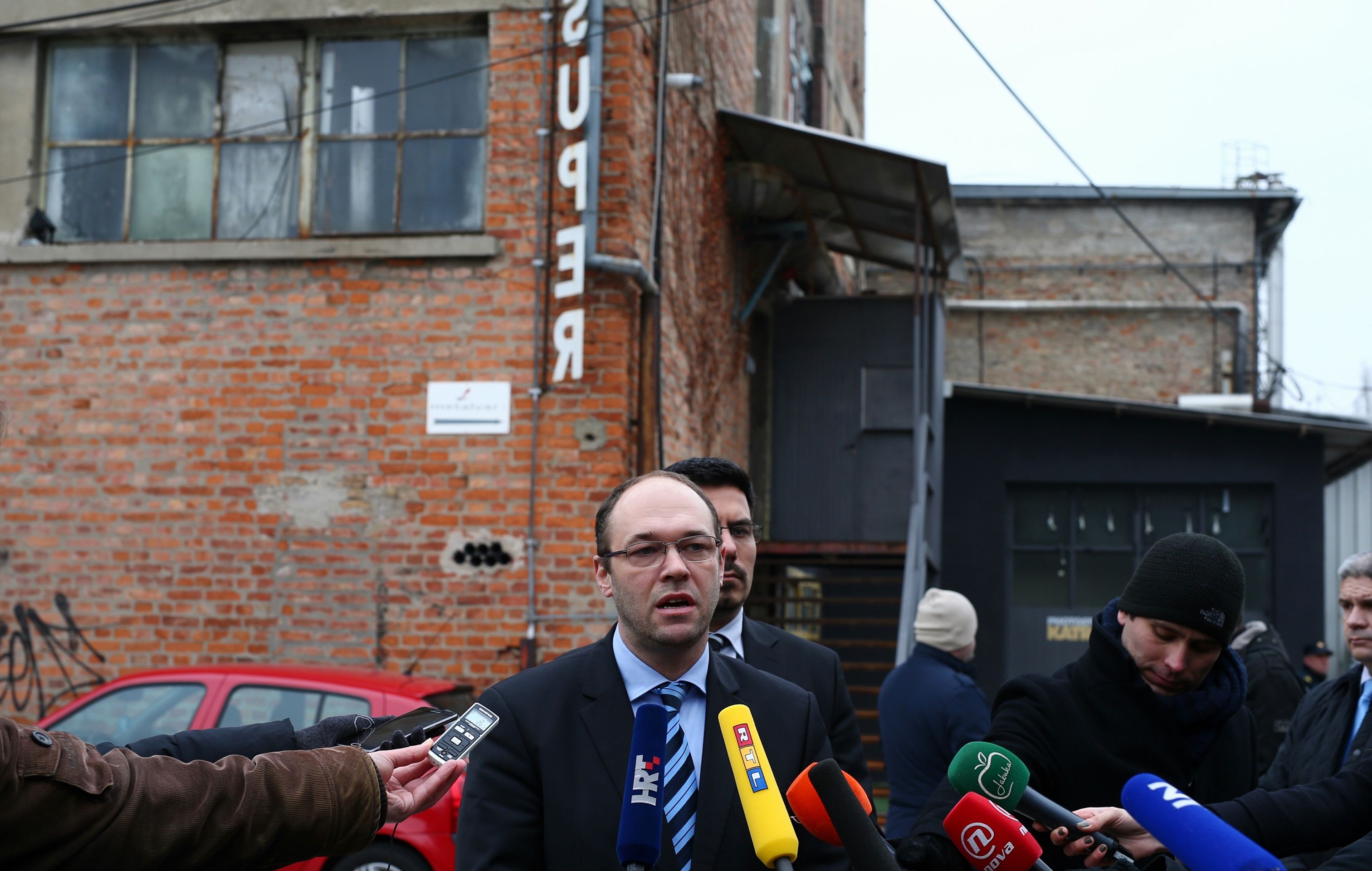 13.02.2017., Zagreb - Potpredsjednik Vlade i ministar vanjskih i europskih poslova Davor Ivo Stier dao je izjavu za medije ispred nocnog kluba Super Super. Photo: Zeljko Lukunic/PIXSELL