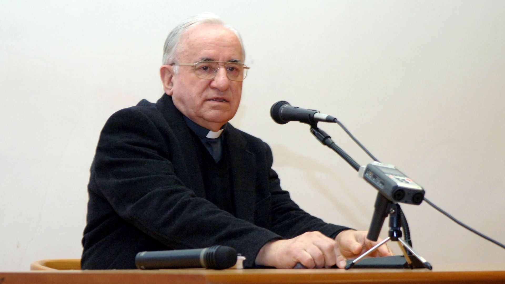 14.02.2014., Pozega - Tomislav Ivancic vodi duhovne obnove za branitelje. Photo: Dusko Mirkovic/PIXSELL