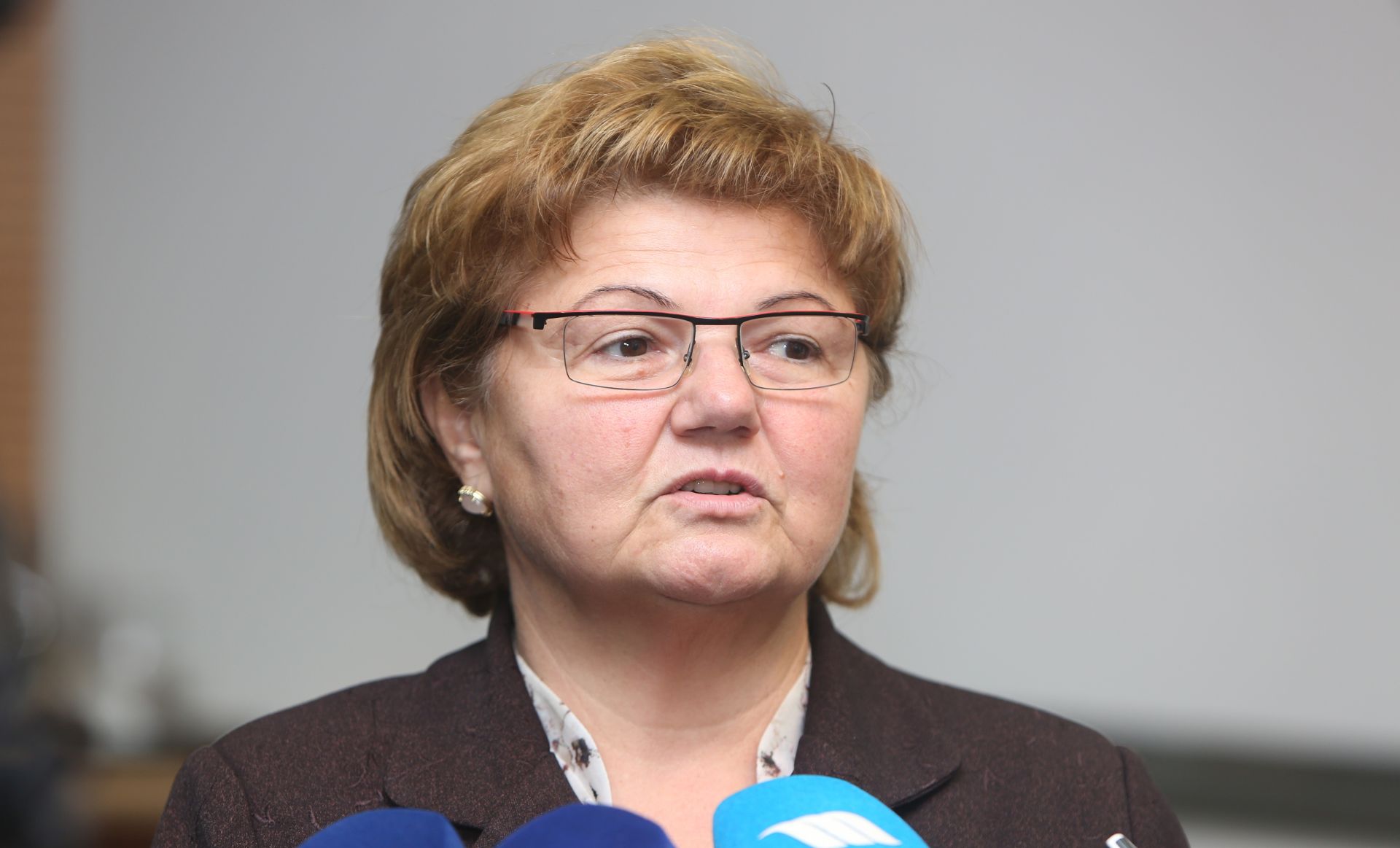 21.11.2016, Karlovac - Ministrica demografije Nada Murganic i vodeci Hrvatski demograf Stjepan Sterc u Gradskoj knjiznici odrzali predavanje o demografskoj buducnosti Hrvatske. 
Photo: Kristina Stedul Fabac/PIXSELL