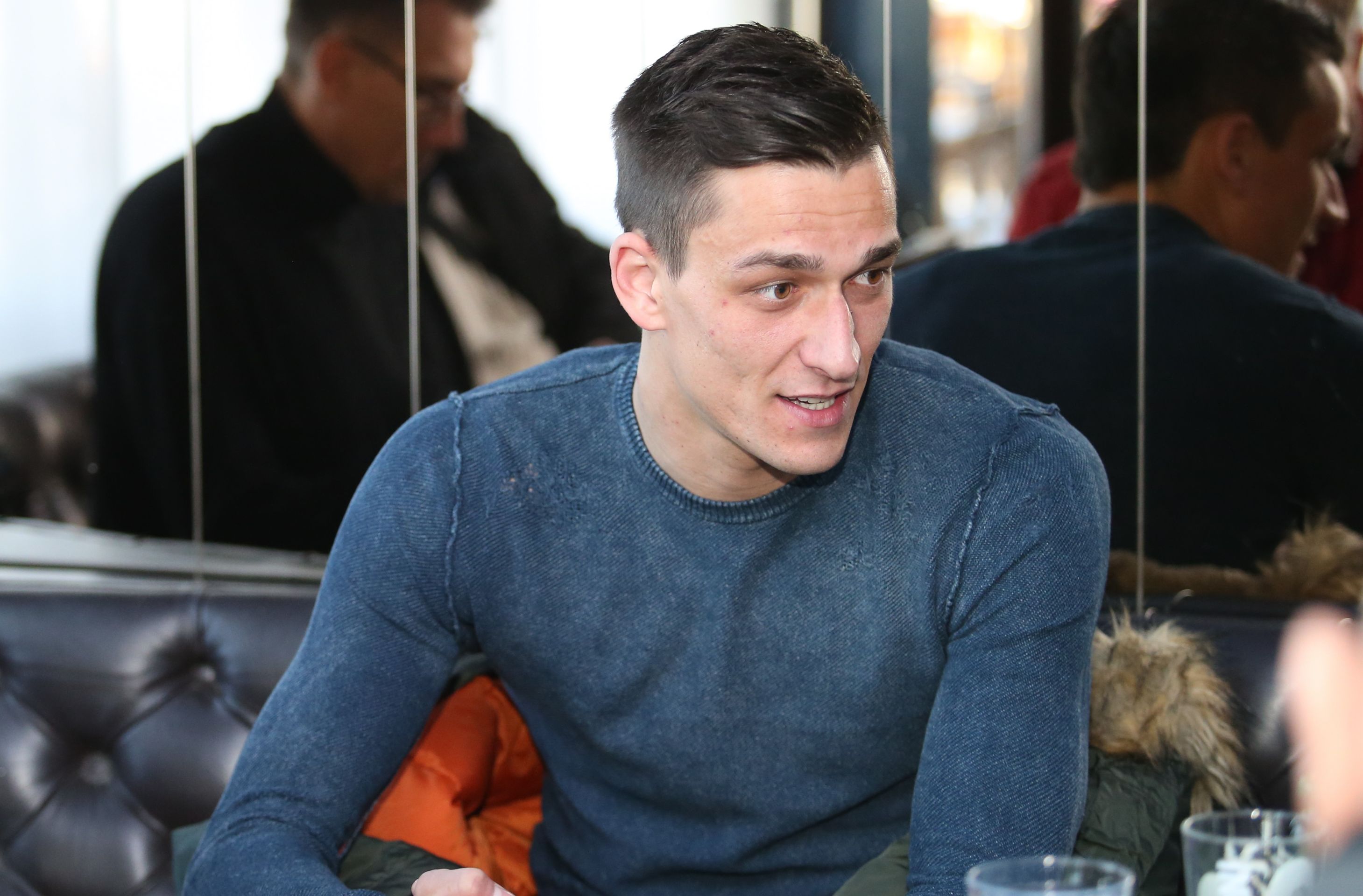30.12.2016., Split - Sad vec bivsi vratar Hajduka Lovre Kalinic prije odlaska u Gent odrzao je oprostaju konferenciju s predstavnicima medija u klubu Hemingway. 
Photo: Ivo Cagalj/PIXSELL