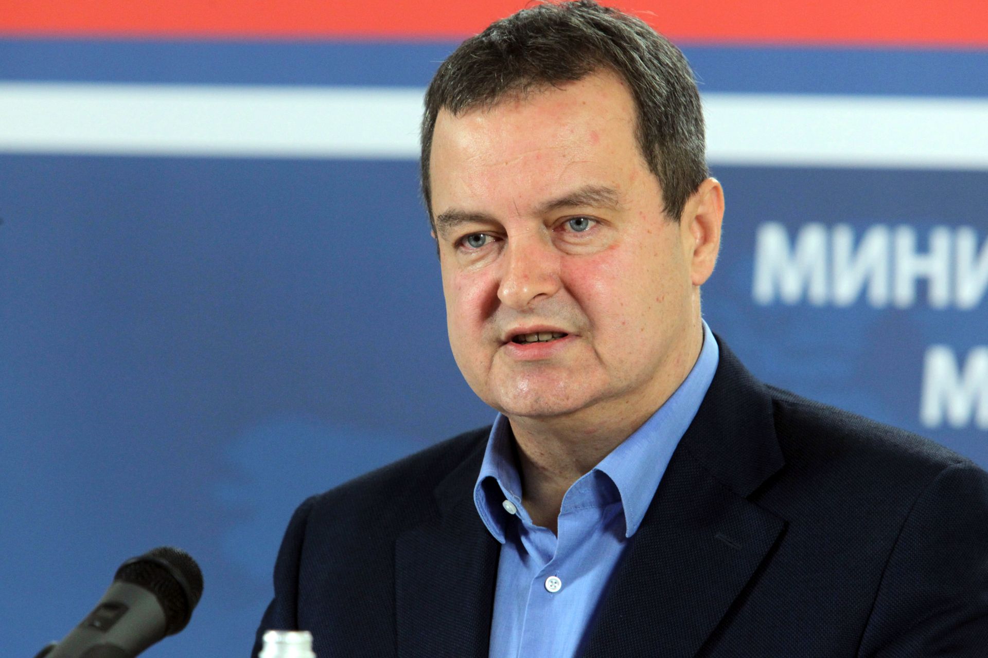 Beograd, 02. kolovoza 2016. - Srbijanski ef diplomacije Ivica Daèiæ rekao je u utorak kako Srbija niti ne eli u Europsku uniju ako je uvjet da bude kao Hrvatska koja, kako kae, "rehabilitira faizam, nacizam i ustatvo" i poruèio da æe Beograd na stajalita i politiku Hrvatske upozoriti europske i svjetske dunosnike, te da oèekuje reagiranje Europske unije. Na fotografiji Ivica Daèiæ tijekom konferencije za medije. foto HINA / Milan OBRADOVIÆ / BETAPHOTO / mm