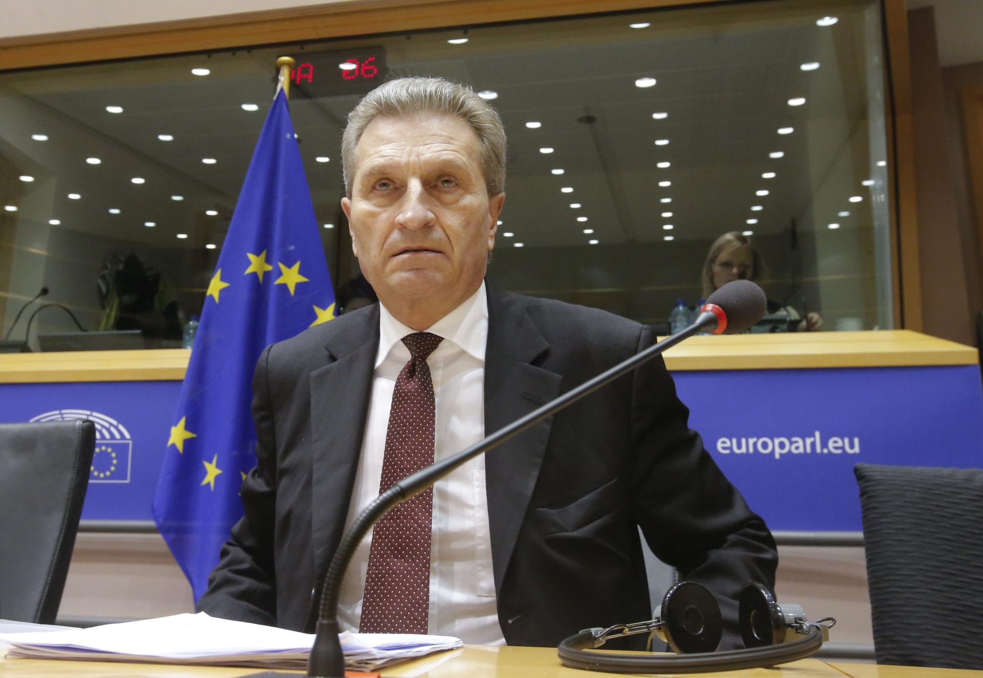 epa05708015 German EU Commissioner for the Digital Economy and Society Guenther Oettinger attends a hearing by the European parliament  Committee on the transfer of the portfolio for budget and human resources in Brussels, Belgium, 09 January 2017.  EPA/OLIVIER HOSLET