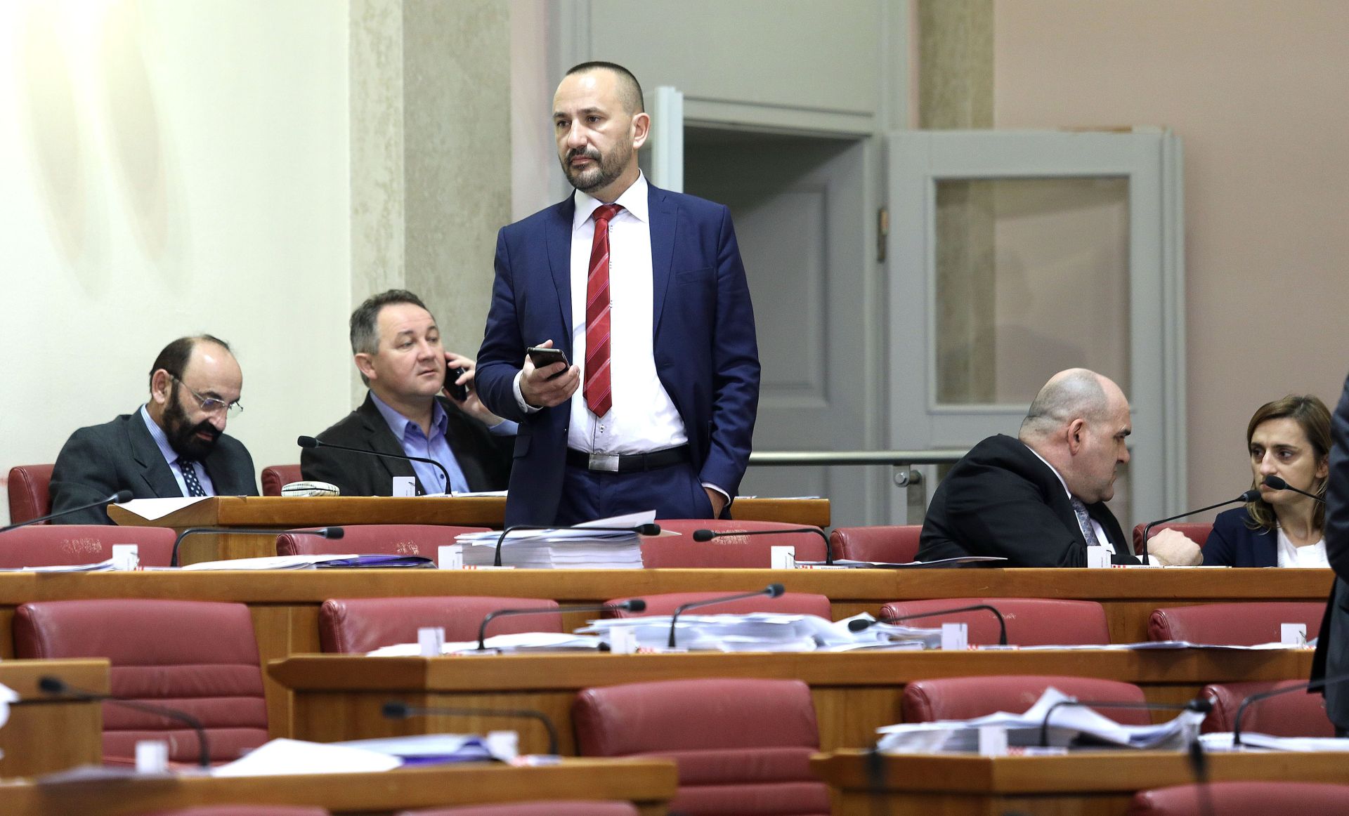 17.02.2017., Zagreb - Sabor je na danasnjoj sjednici raspravljao o prijedlogu zakona o izmjenama i dopunama zakona o trzistu plina. Hrvoje Zekanovic. 
Photo: Patrik Macek/PIXSELL