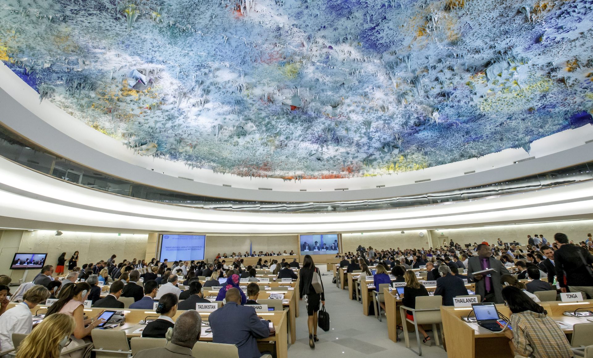 epa05537522 A general view of the assembly, during the opening of the 33rd session of the Human Rights Council, at the European headquarters of the United Nations in Geneva, Switzerland, 13 September 2016.  EPA/SALVATORE DI NOLFI
