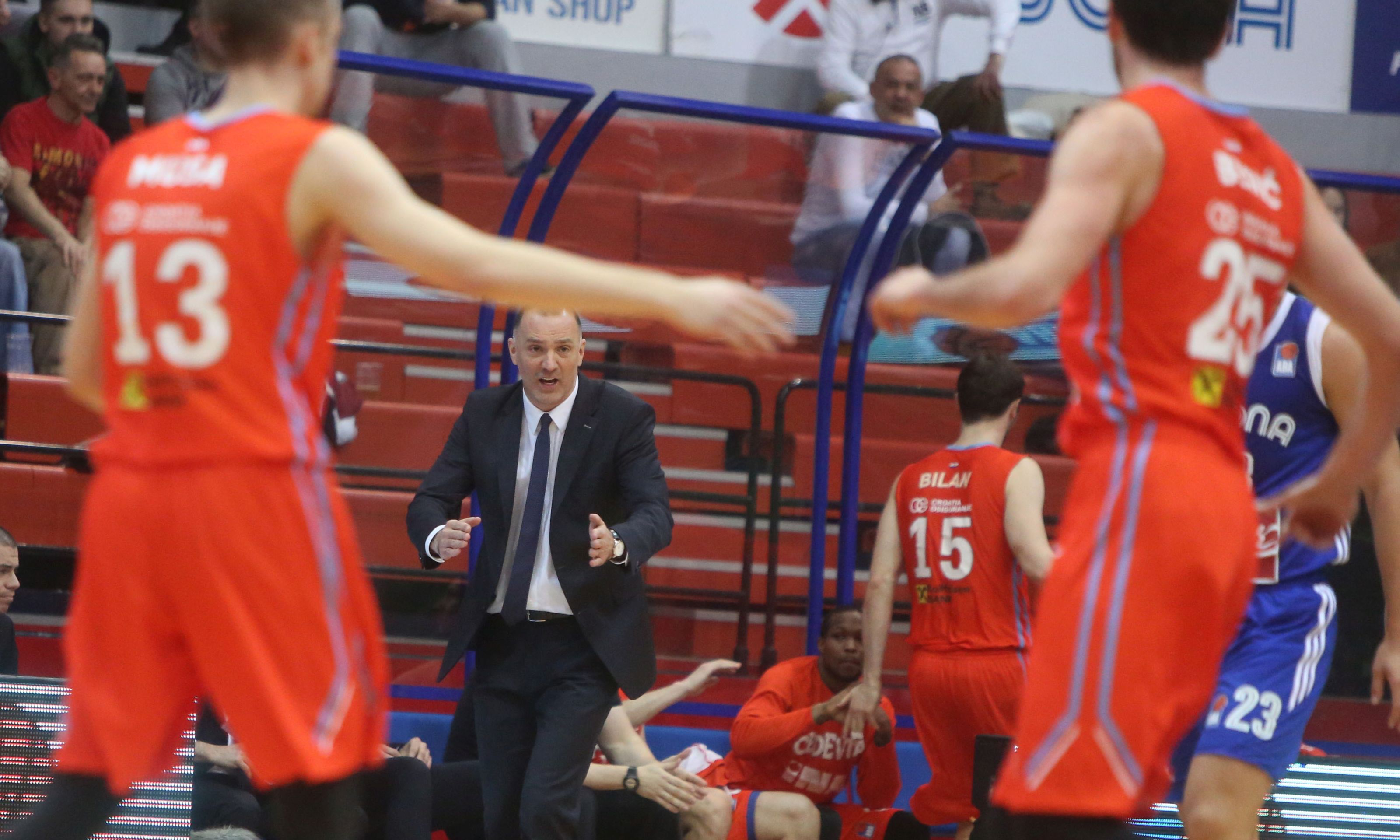 Zagreb, 20.02.2017 - Utakmica 23. kola regionalne koarkae ABA lige Cibona - Cedevita. Na slici trener Cedevite Veljko Mriæ.
foto HINA/ Daniel KASAP/ ua