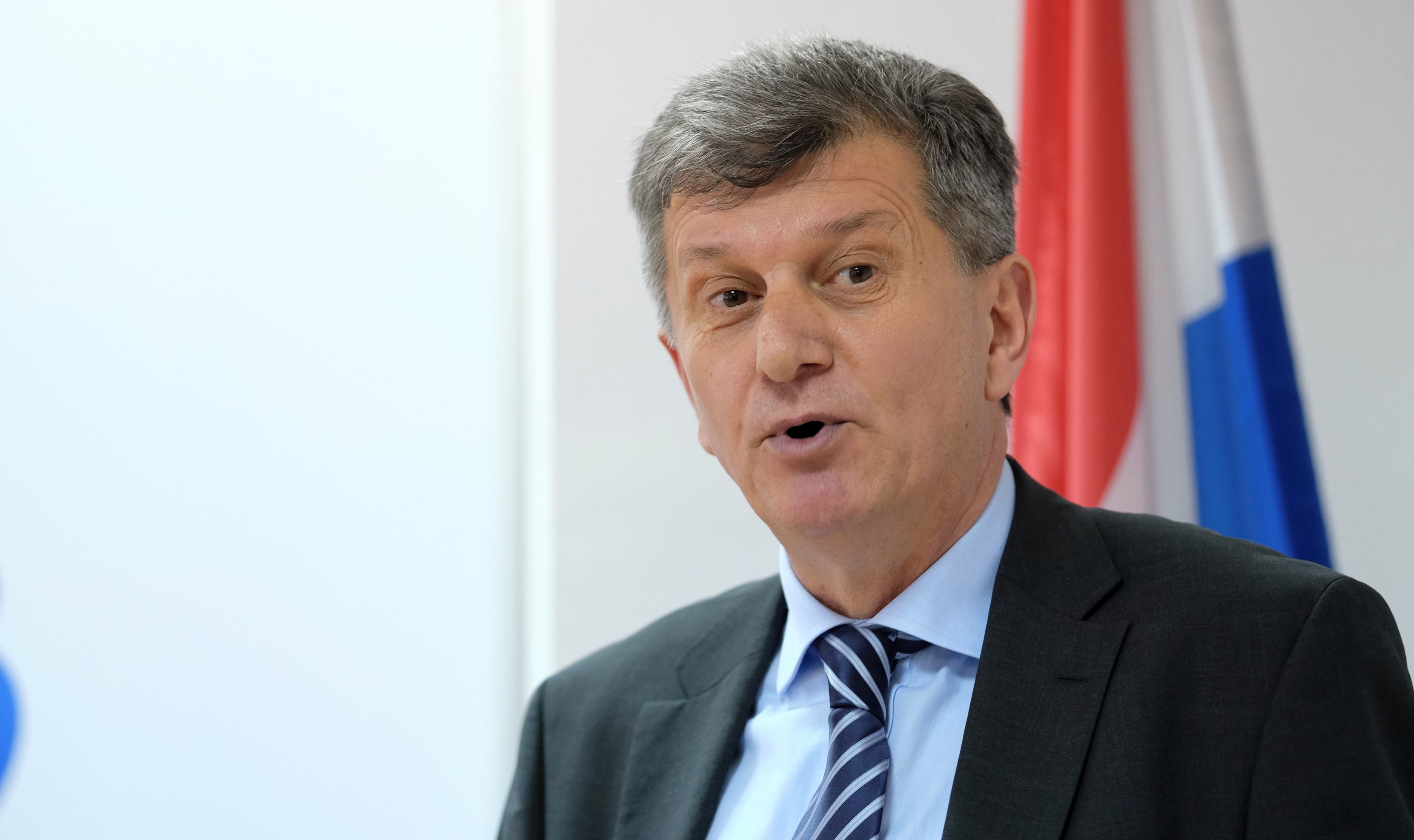 Zagreb, 09.03.2017. - Ministar zdravstva prof.dr.sc. Milan Kujundžić održao je tiskovnu konferenciju na temu slučaja smjene ravnatelja KB Dubrava. 
Na fotografiji Milan Kujundžić.
foto HINA/ Edvard ŠUŠAK/ es