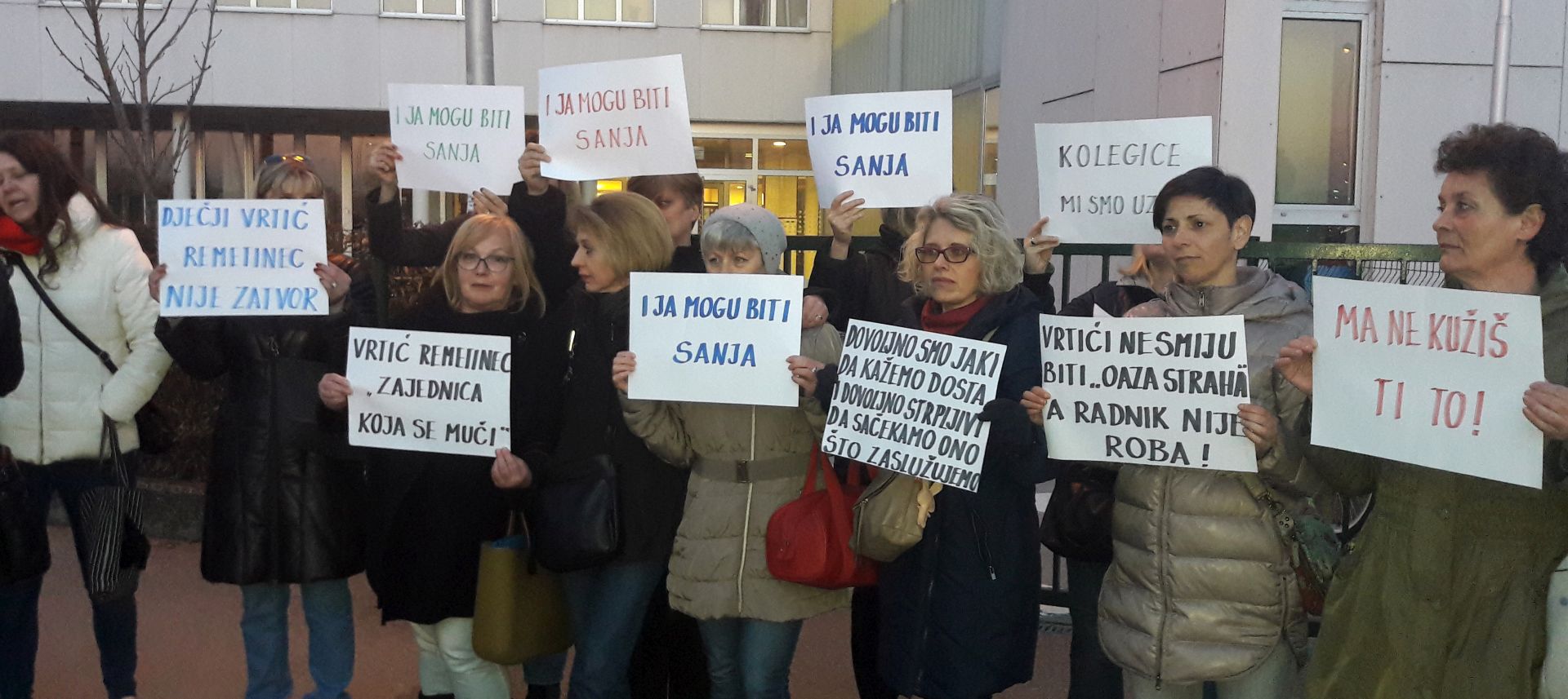 Zagreb, 13.03.2017. - Sindikat obrazovanja, medija i kulture (SOMK) zatraio je u ponedjeljak od ravnateljice zagrebaèkog djeèjeg vrtiæa Remetinec Merice Matijeviæ da podnese ostavku, prozivajuæi ju zbog zastraivanja odgojitelja od kojih su neki, tvrdi sindikat, pod pritiskom na dnevnoj bazi sporazumno napustili slubu.
foto HINA / Mario VRANDEÈIÆ / ml