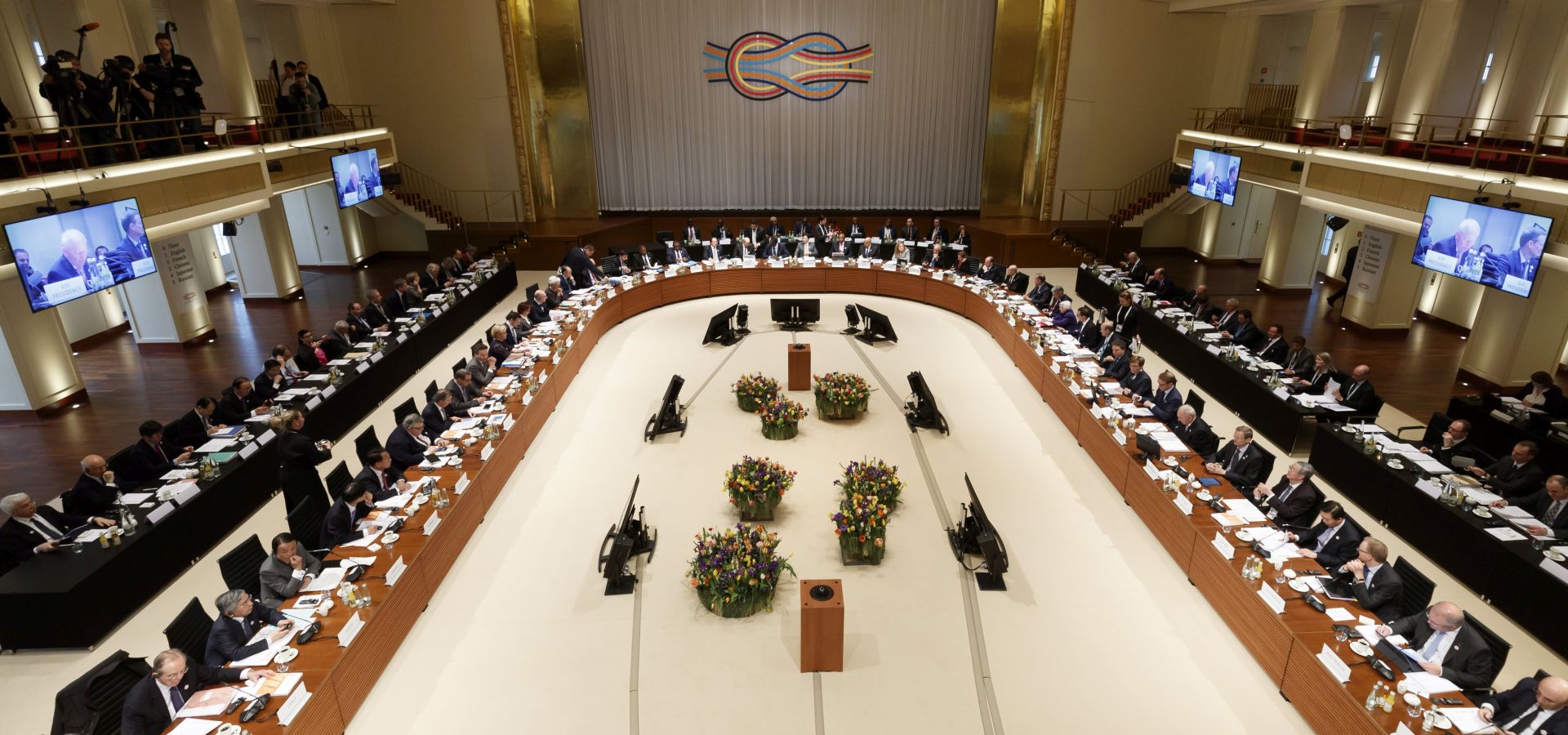 epa05854363 Members of G20 sitting in the Convention Center during the G20 Finance Ministers and Central Bank Governors Meeting at the Kurhaus in Baden Baden, Germany, 17 March 2017. The meeting of G20 Finance Ministers and Central Bank Governors will take place in Baden-Baden on 17 to 18 March and will be chaired by Germany.  EPA/RONALD WITTEK / POOL