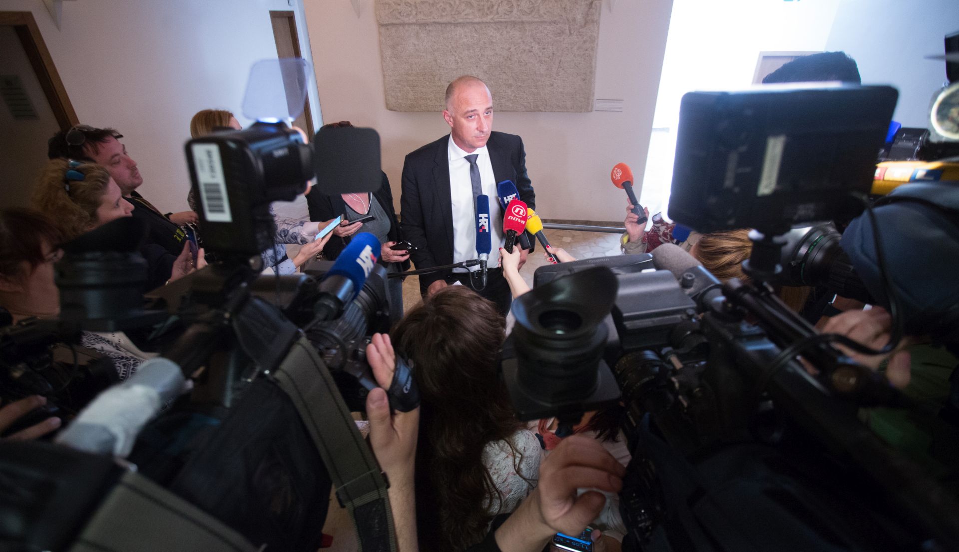 Zagreb, 29.03.2017. - Klub zastupnika HNS-a i HSU održao je tiskovnu konferenciju za medije na temu stanja u Agrokoru. Na slici saborski zastupnik Ivan Vrdoljak.
foto HINA/ Daniel KASAP/ dk