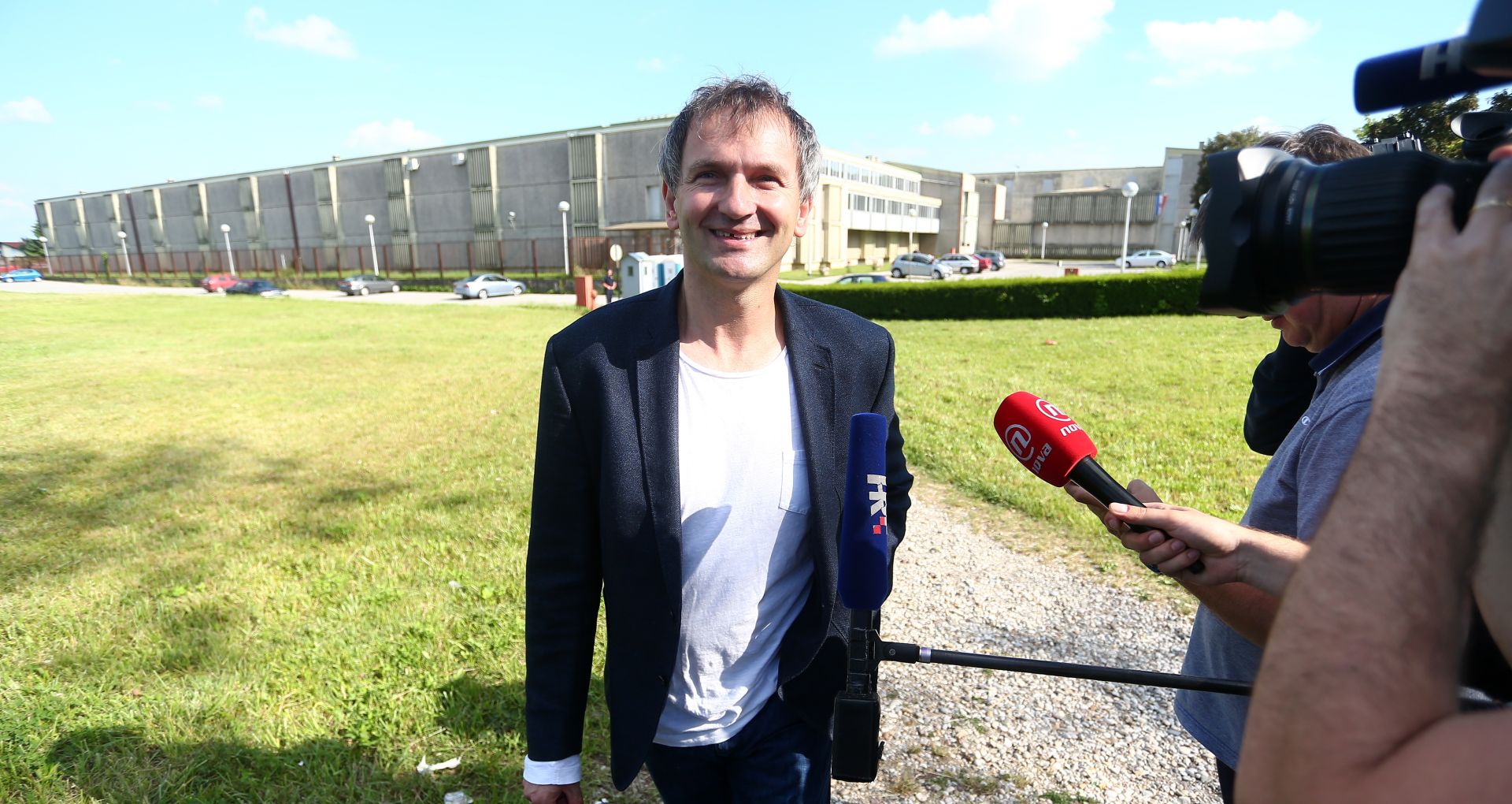 10.06.2016., Zagreb -  Zeljko Dolacki izlazi iz pritvora. Nedavno smijenjeni nacelnik zagrebacke sluzbe organiziranog kriminaliteta, optuzen je za pljacku sjedista MUP-a. 
Photo: Slavko Midzor/PIXSELL