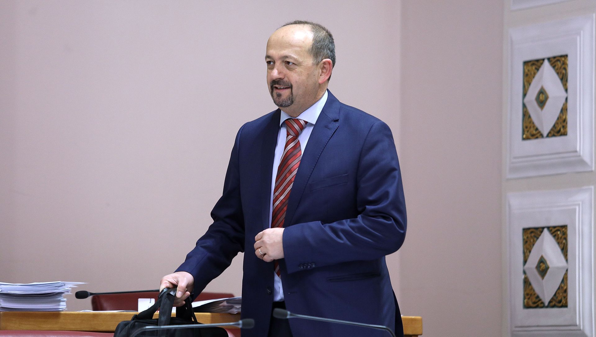 10.12.2016., Zagreb - Sabor je drugu sjednicu nastavio raspravom o prijedlogu Drzavnog proracuna Republike Hrvatske za 2017. godinu i projekcijama za 2018. i 2019. godinu.  Ivan Lovrinovic. 
Photo: Patrik Macek/PIXSELL