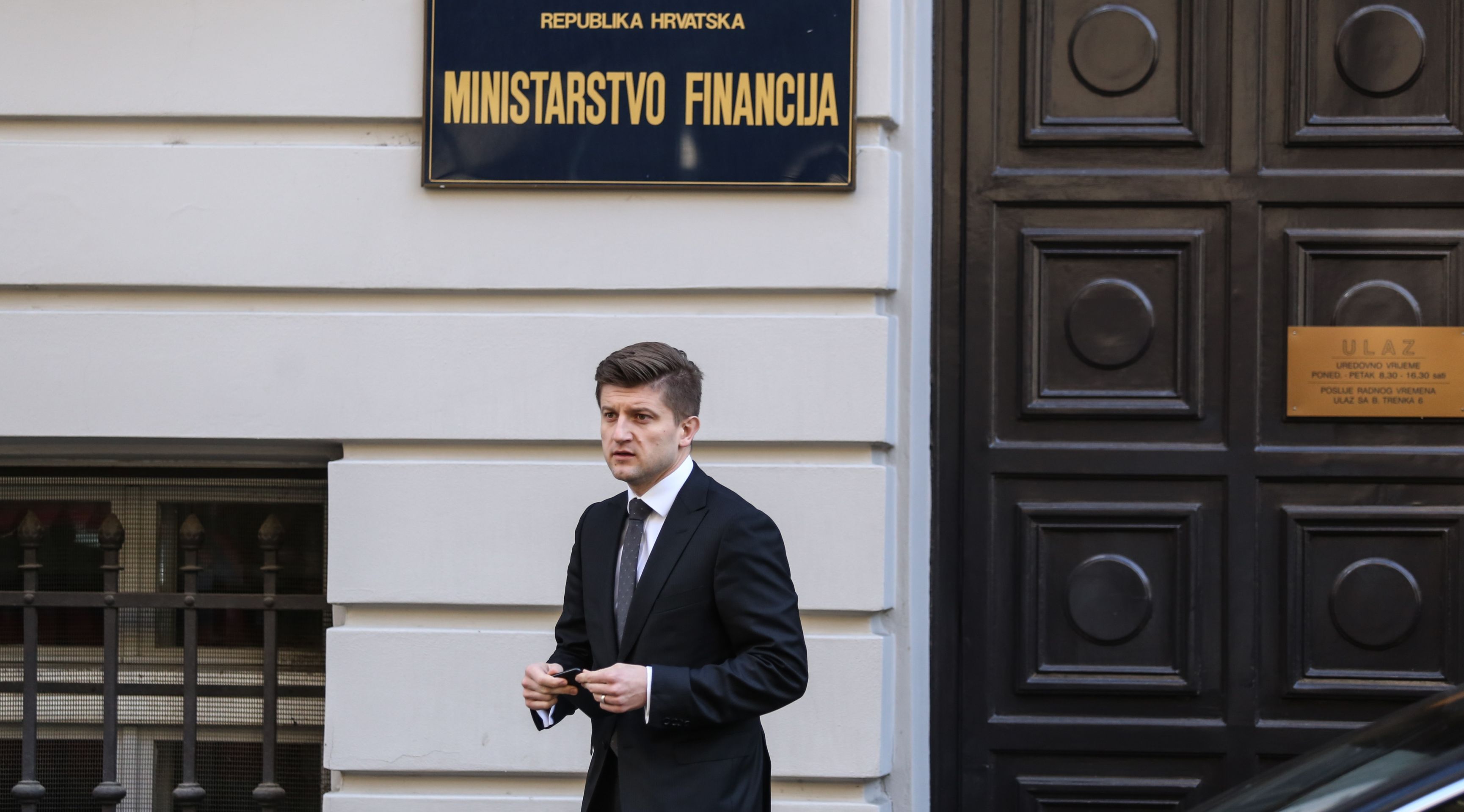 11.03.2017., Zagreb - Ministar financija Zdravko Maric odrazao je konferenciju za medije ispred Ministarstva financija u povodu objave stabilnih izgleda za kreditni rejting Hrvatske od medjunarodne agencije Moody's. 
Photo: Igor Soban/PIXSELL