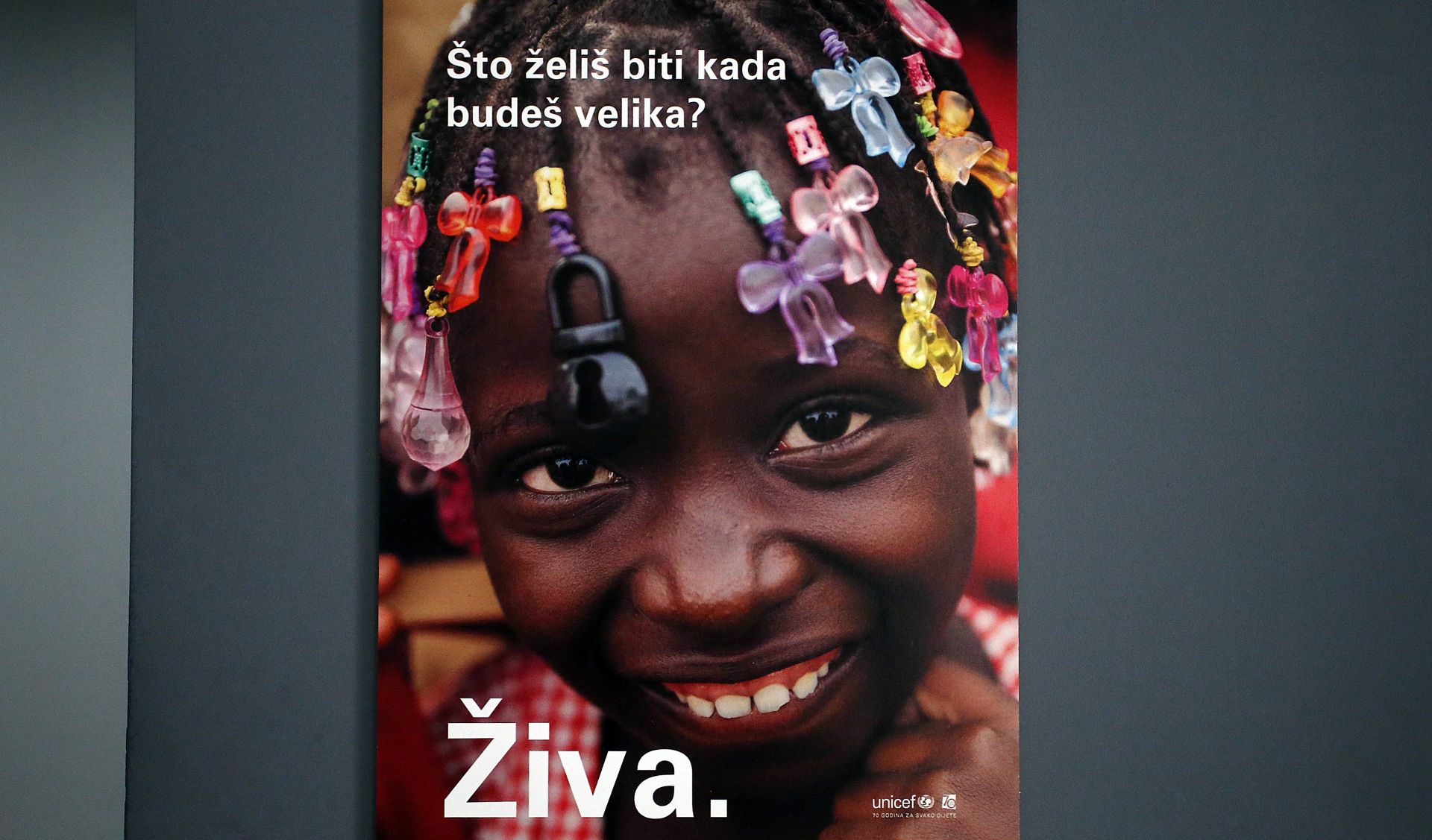 12.12.2016., Zagreb - U povodu 70. obljetnice djelovanja UNICEF-a Muzej iluzija postao je Muzej realnosti u kojem ce na tjedan dana 'ozivjeti' potresna stvarnost u kojoj zive mnoga djeca u svijetu.
Pomocu virualne stvarnosti, holograma, optickih iluzija i interaktivnih instalacija UNICEF donosi zanimljive i 'daleke' price i ozivljava nerijetko potresnu stvarnost najugrozenije djece. 
Photo: Goran Stanzl/PIXSELL