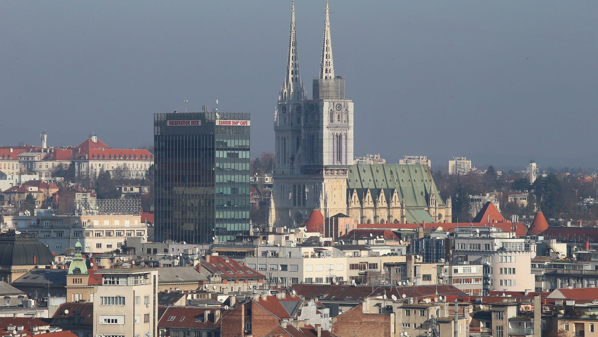 12.12.2016., Zagreb - Nakon par prohladnih i maglovitih dana grad je u novi tjedan krenuo obasjan zimskim suncem. 
Photo: Jurica Galoic/PIXSELL