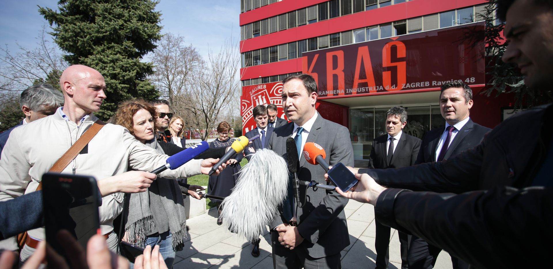 20.3.2017., Zagreb - Predstavnici dobavljaca Agrokora odrzali su sastanak u Krasu i nakon sastanka dali kratku izjavu medijima.  Photo: Petar Glebov/PIXSELL