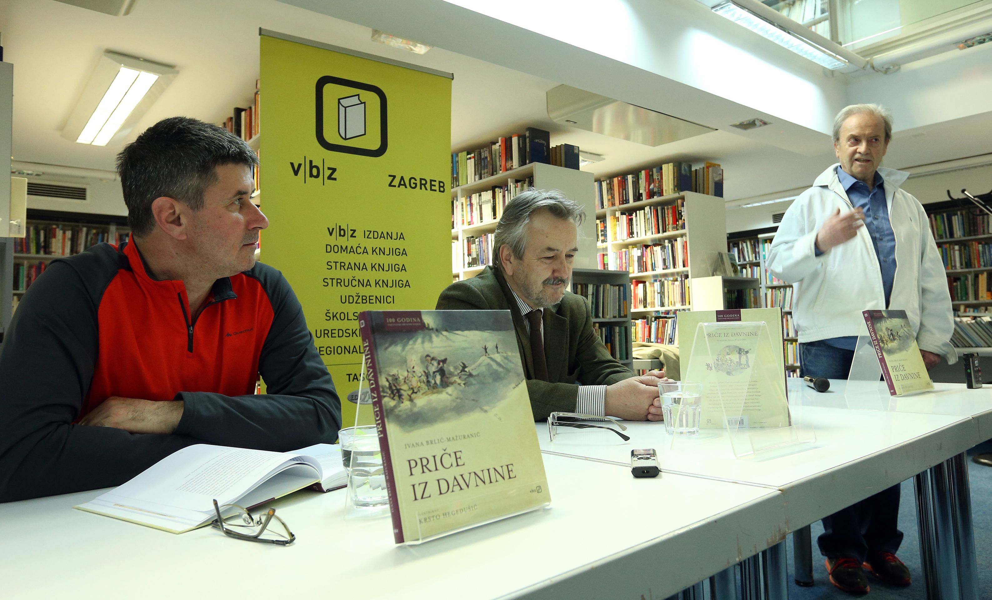 22.03.2017., Zagreb - U knjiznici Bogdana Ogrizovica predstavljena je knjiga Ivane Brlic-Mazuranic, Price iz davnine, s javnosti nepoznatim ilustracijama Krste Hegedusica, koja je u stogodisnjici nastanka najcitanija djecija knjiga u Hrvatskoj. Knjigu su predstavili prof.dr.sc. Vinko Bresic, Branislav Glumac i Vedran Mlikota. Photo: Robert Anic/PIXSELL