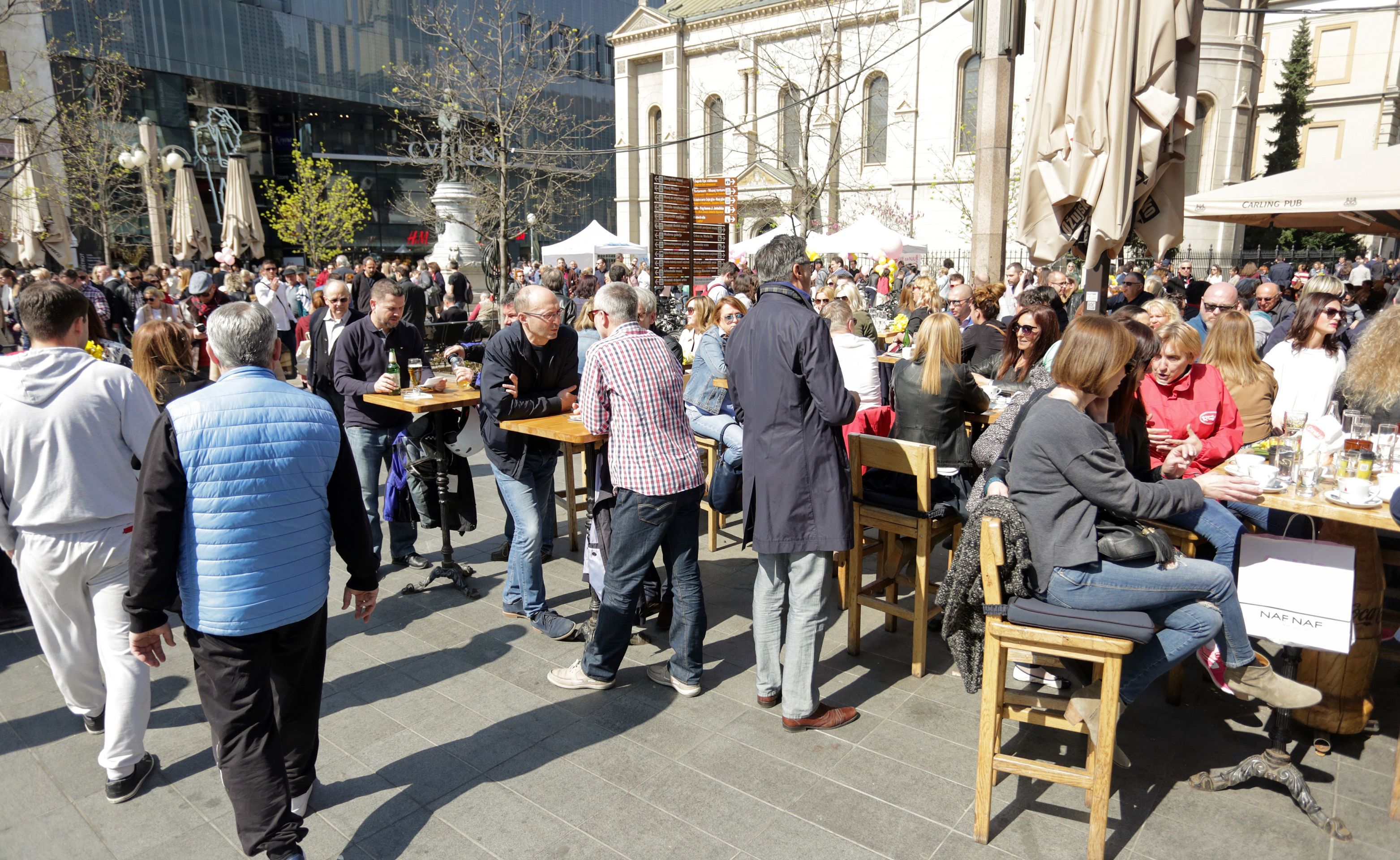 25.03.2017., Zagreb - Toplo i lijepo vrijeme privuklo veliki broj gradjana na gradsku spicu. 
Photo: Luka Stanzl/PIXSELL